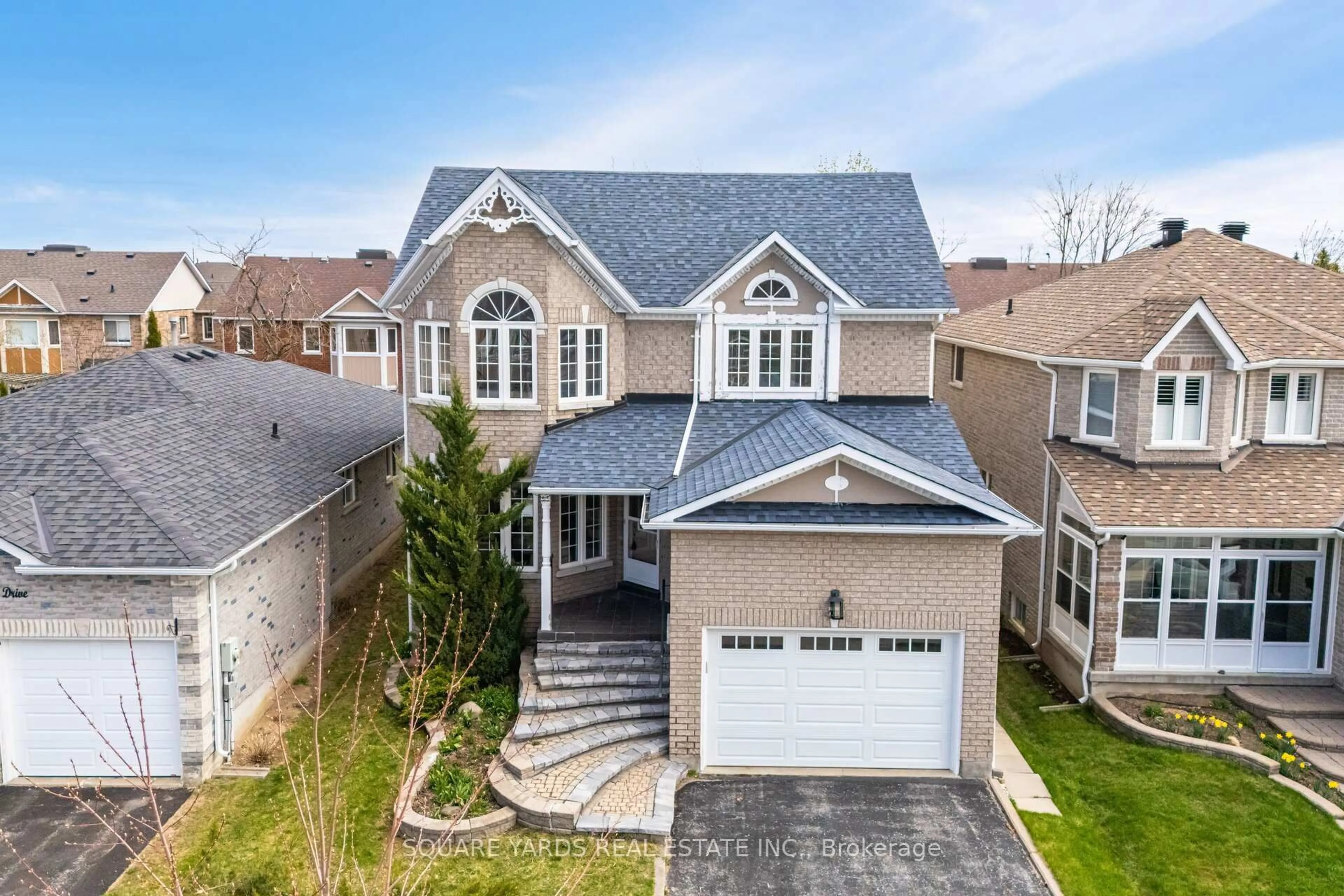 A pic from outside/outdoor area/front of a property/back of a property/a pic from drone, street for 23 Huntington Dr, Barrie Ontario L4N 9T6