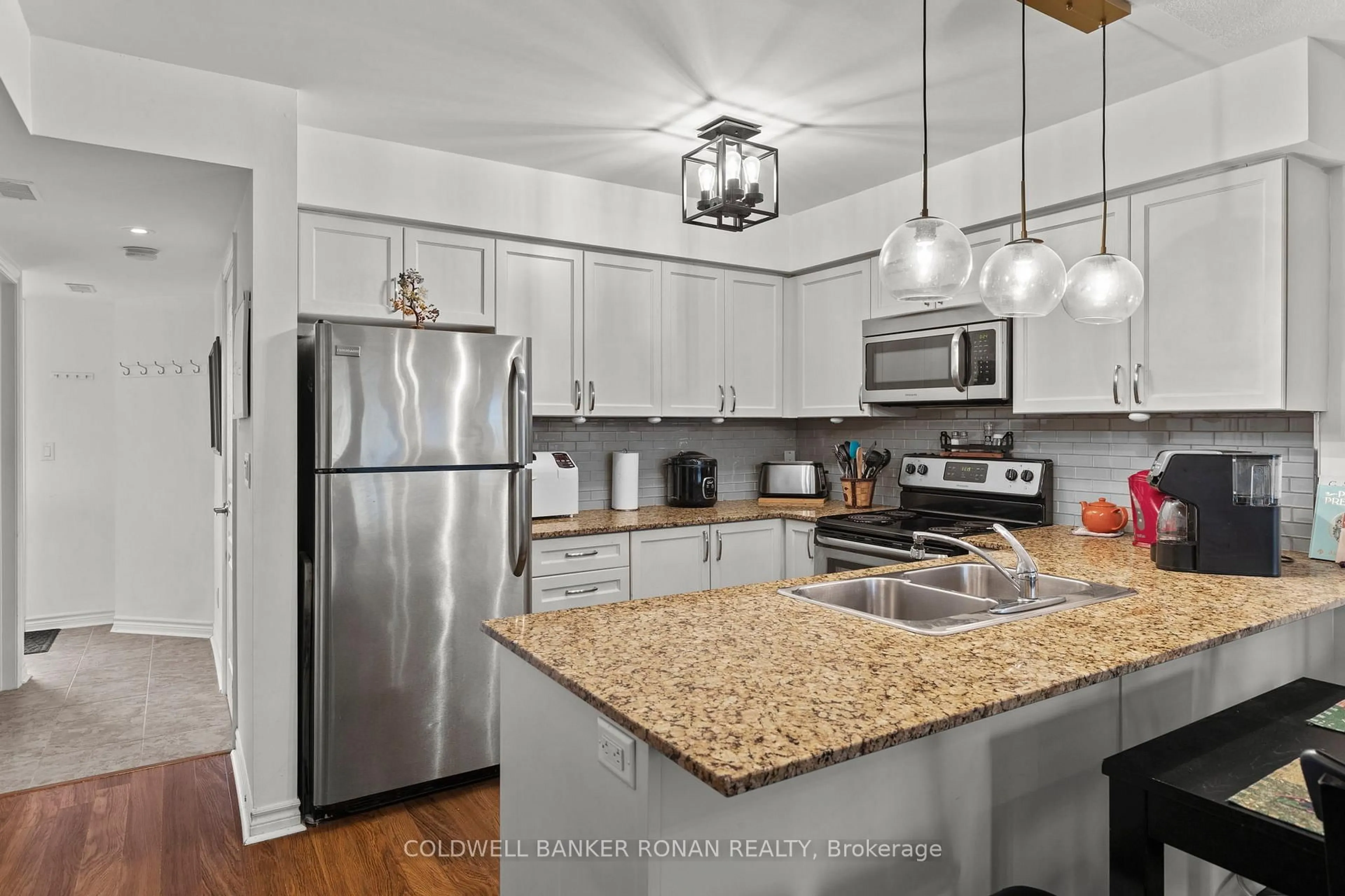 Open concept kitchen, unknown for 3 Brandy Lane Dr #205, Collingwood Ontario L9Y 0X4