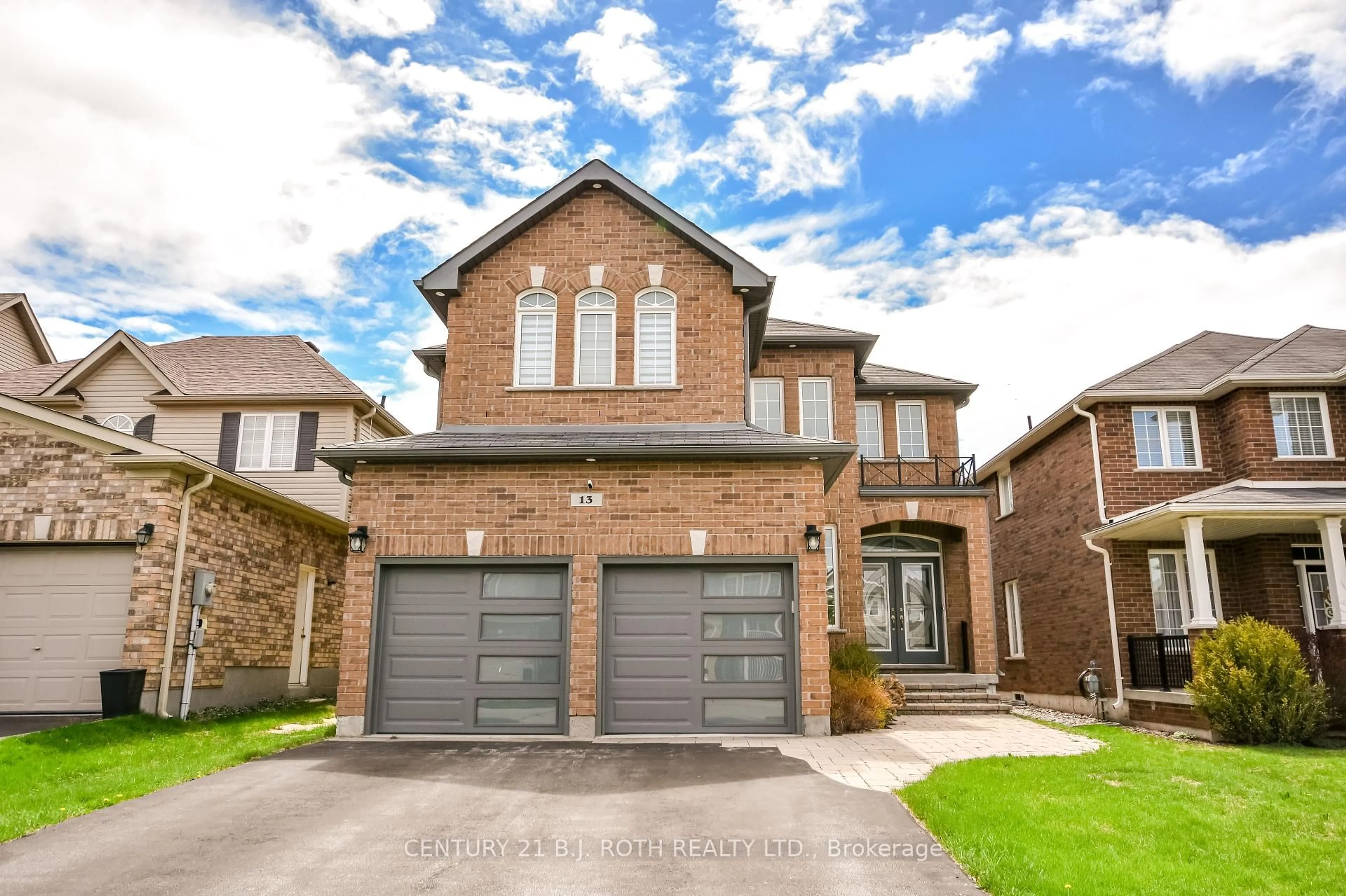 Home with brick exterior material, street for 13 Auburn Crt, Barrie Ontario L4N 6G9
