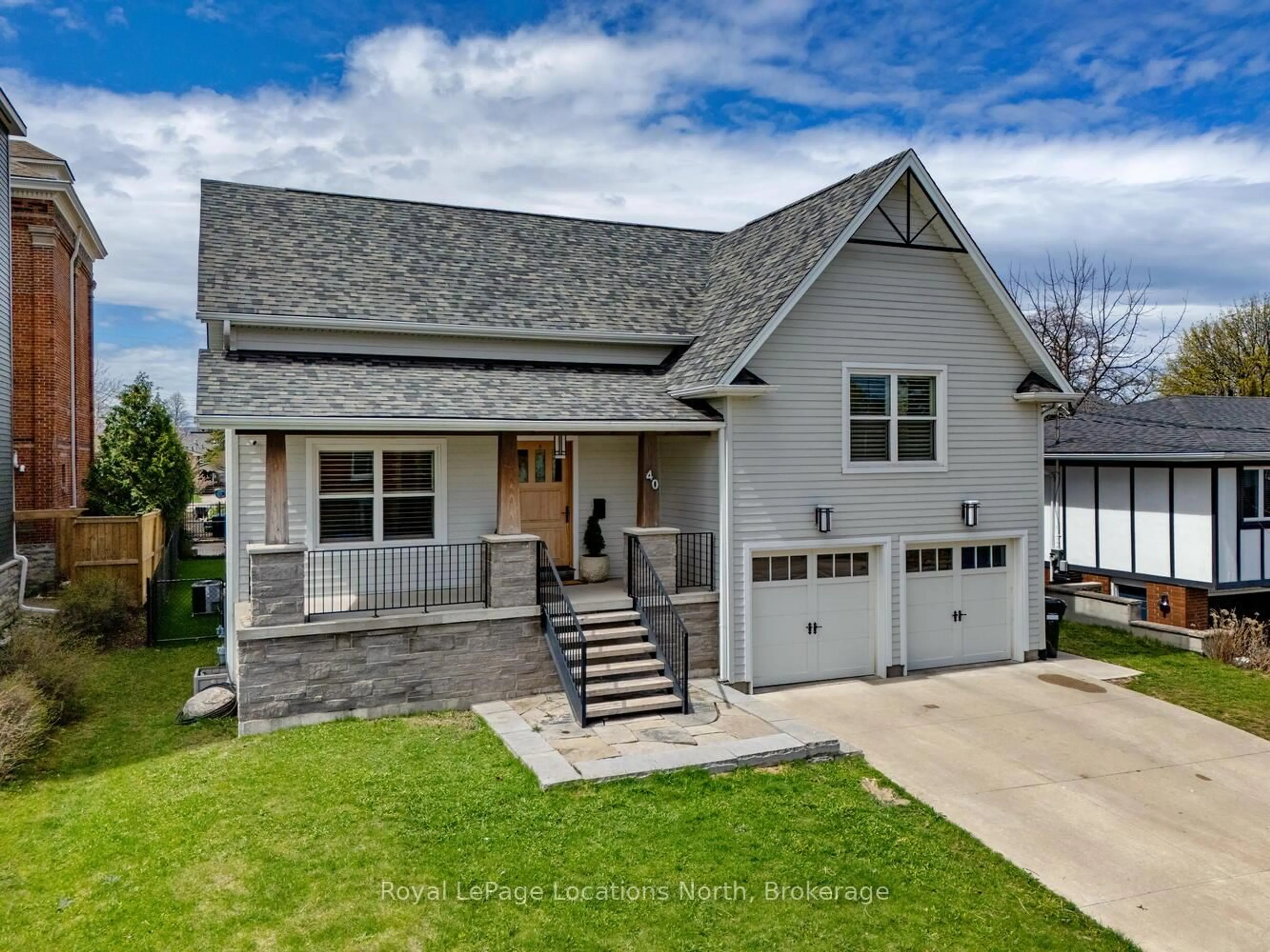 Home with vinyl exterior material, street for 40 WEST St, Collingwood Ontario L9Y 3T1