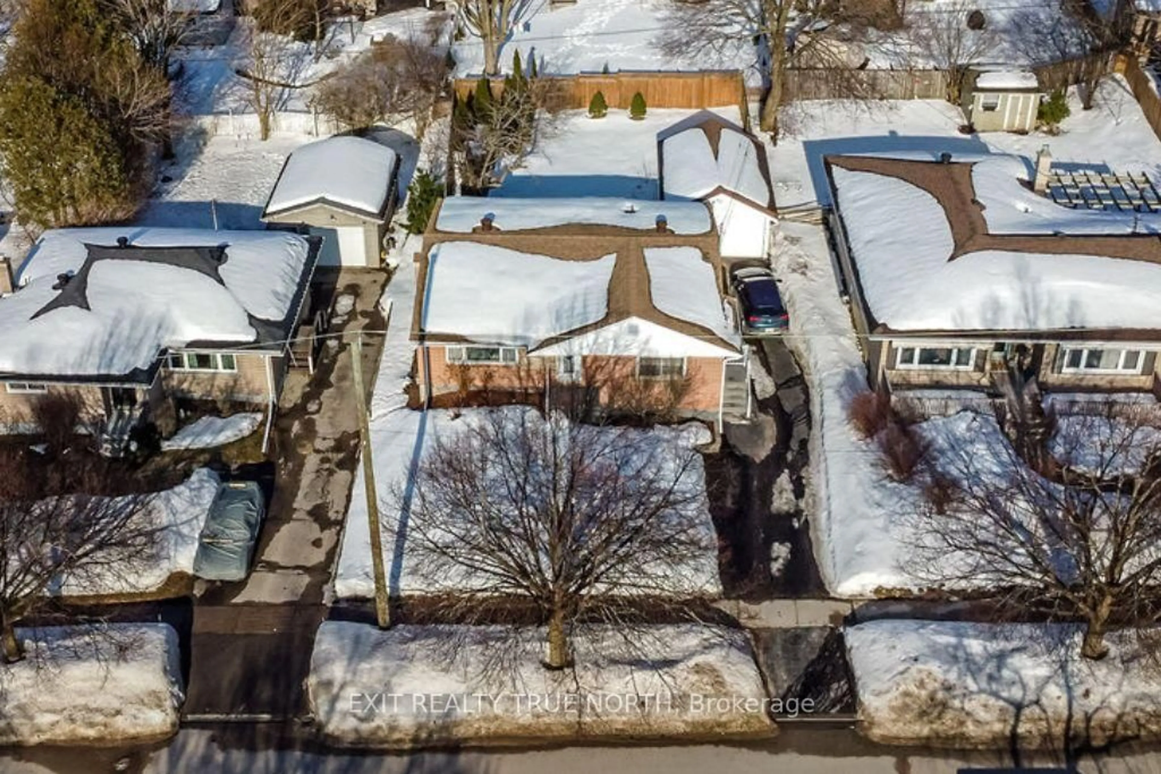A pic from outside/outdoor area/front of a property/back of a property/a pic from drone, street for 50 Marion Cres, Barrie Ontario L4M 2L3
