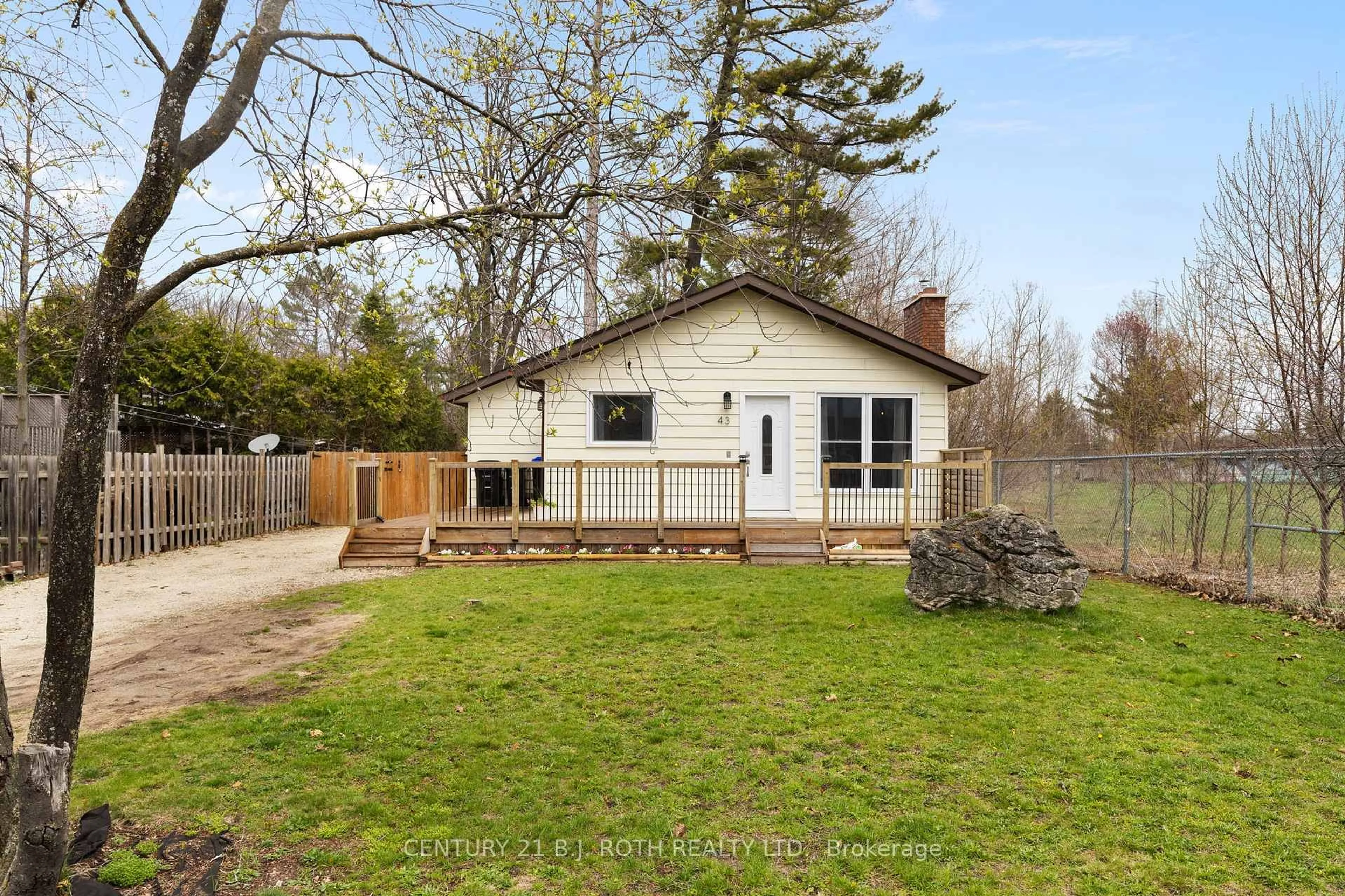 Unknown for 43 ELM Dr, Wasaga Beach Ontario L9Z 2L3