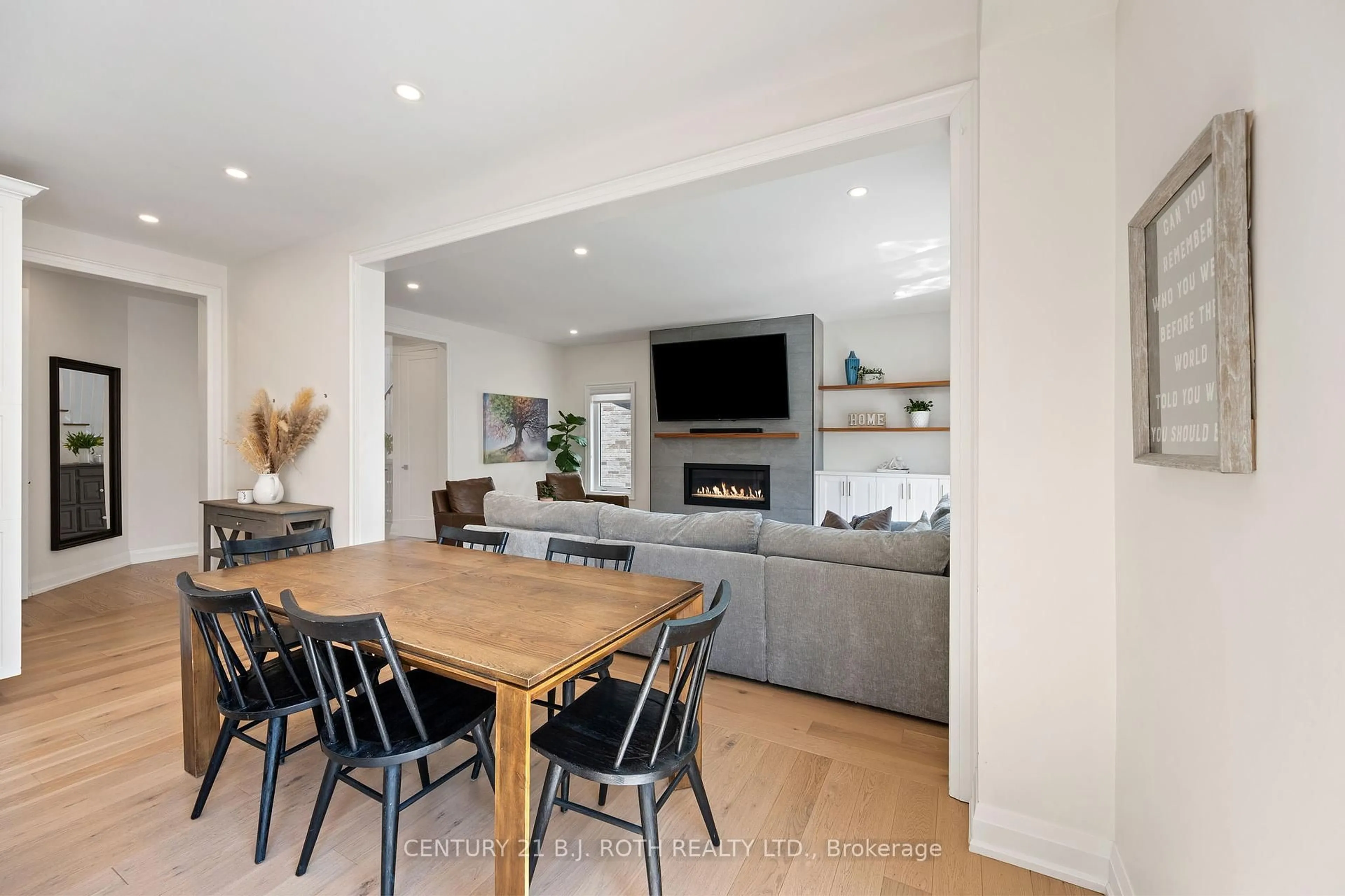 Open concept kitchen, unknown for 61 Muirfield Dr, Barrie Ontario L4N 6J9