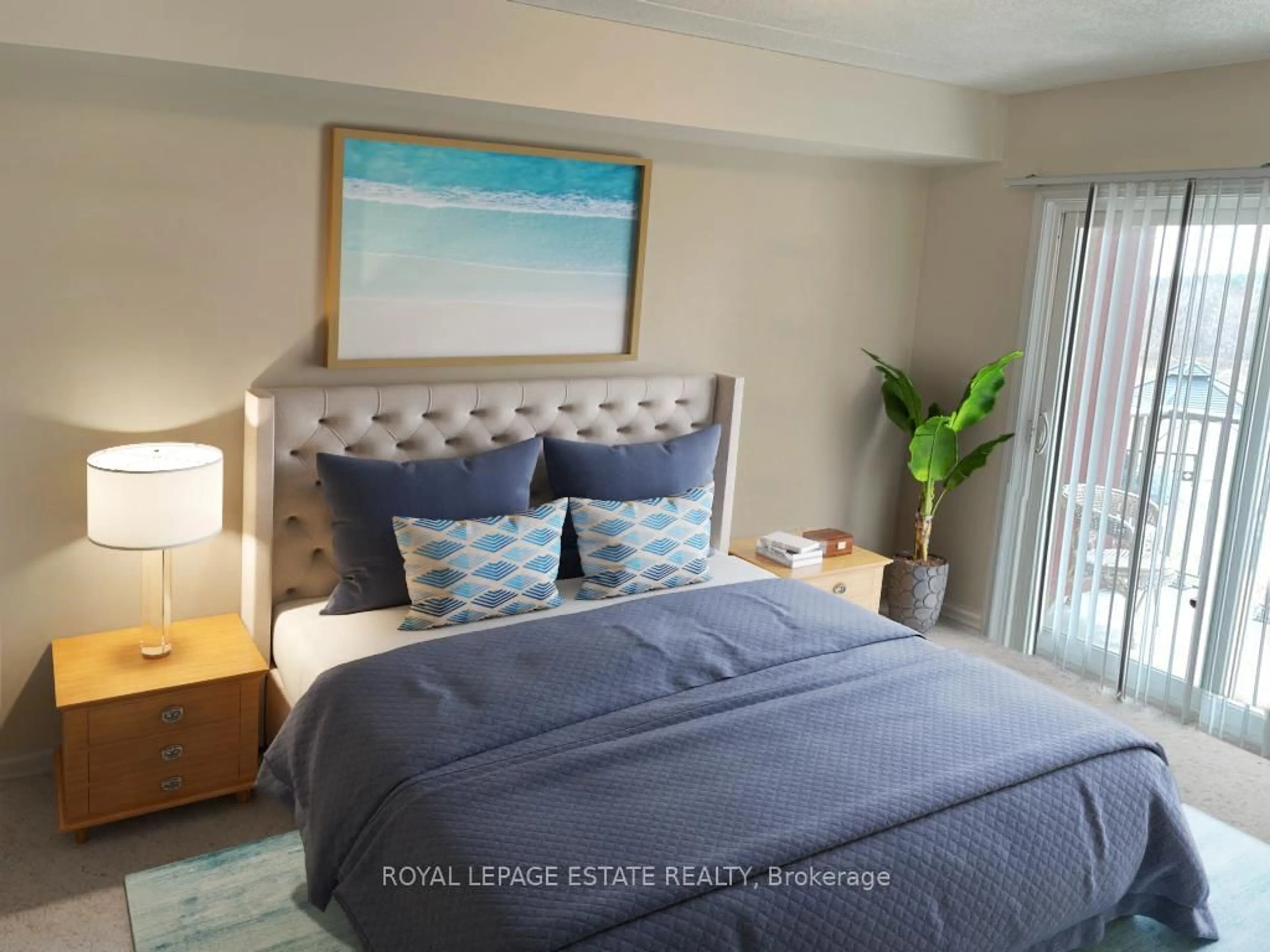 Bedroom with bed, unknown for 333 Lafontaine Rd #205, Tiny Ontario L9M 0H1