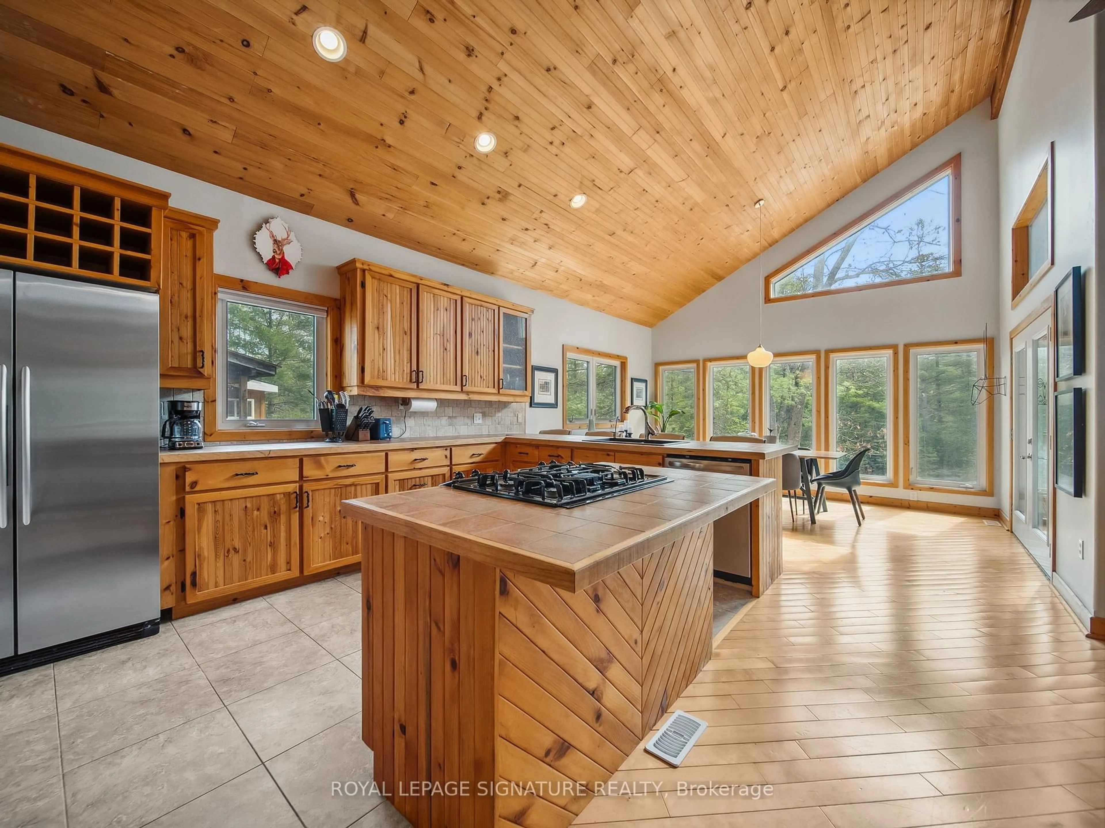 Open concept kitchen, unknown for 3309 Riverdale Dr, Severn Ontario L0K 2B0
