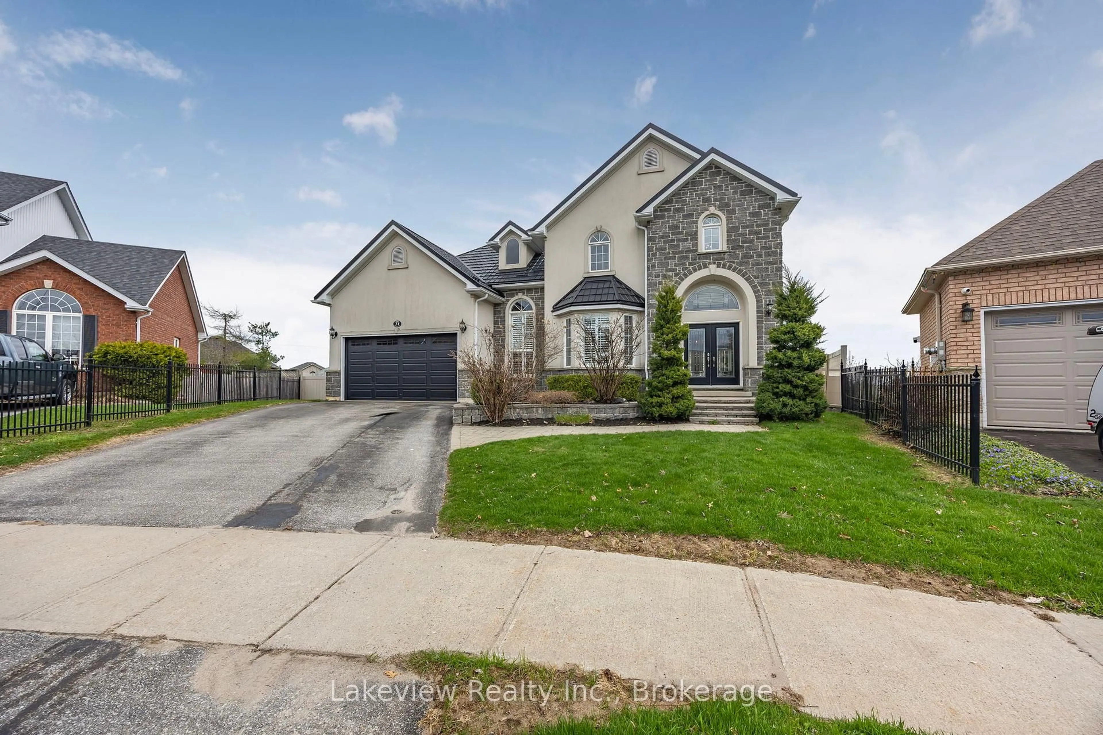 Home with brick exterior material, street for 31 Cleopatra Crt, Orillia Ontario L3V 7Y7