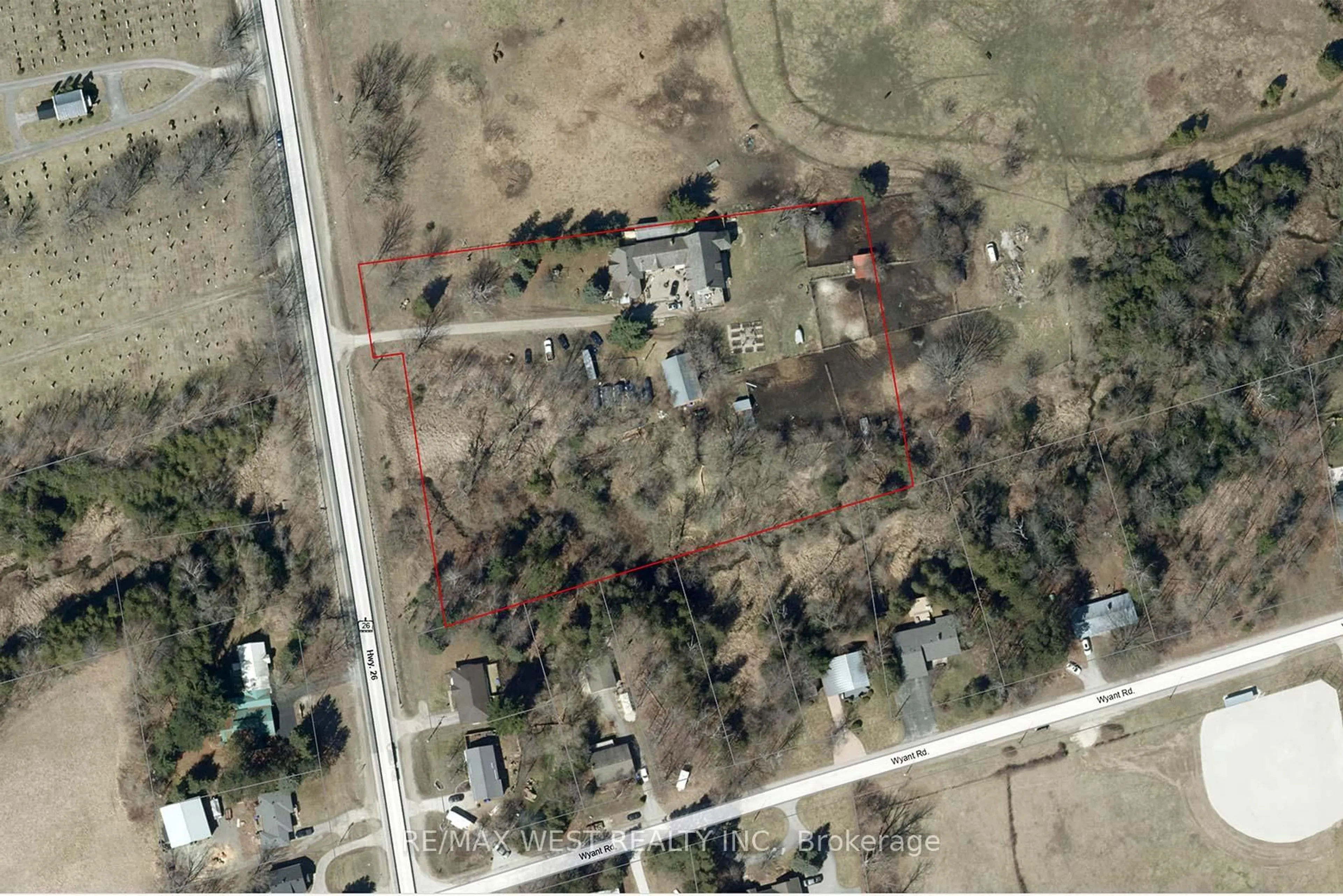 A pic from outside/outdoor area/front of a property/back of a property/a pic from drone, building for 7640 Highway 26 Highway, Clearview Ontario L0M 1S0