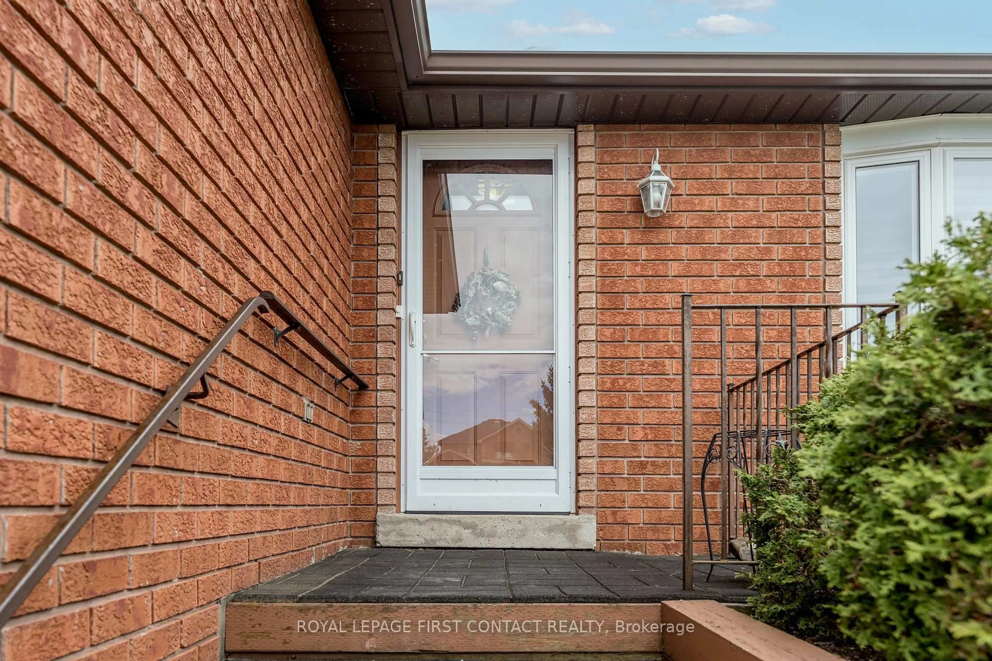 Home with brick exterior material, street for 91 Irwin Dr, Barrie Ontario L4N 7A9