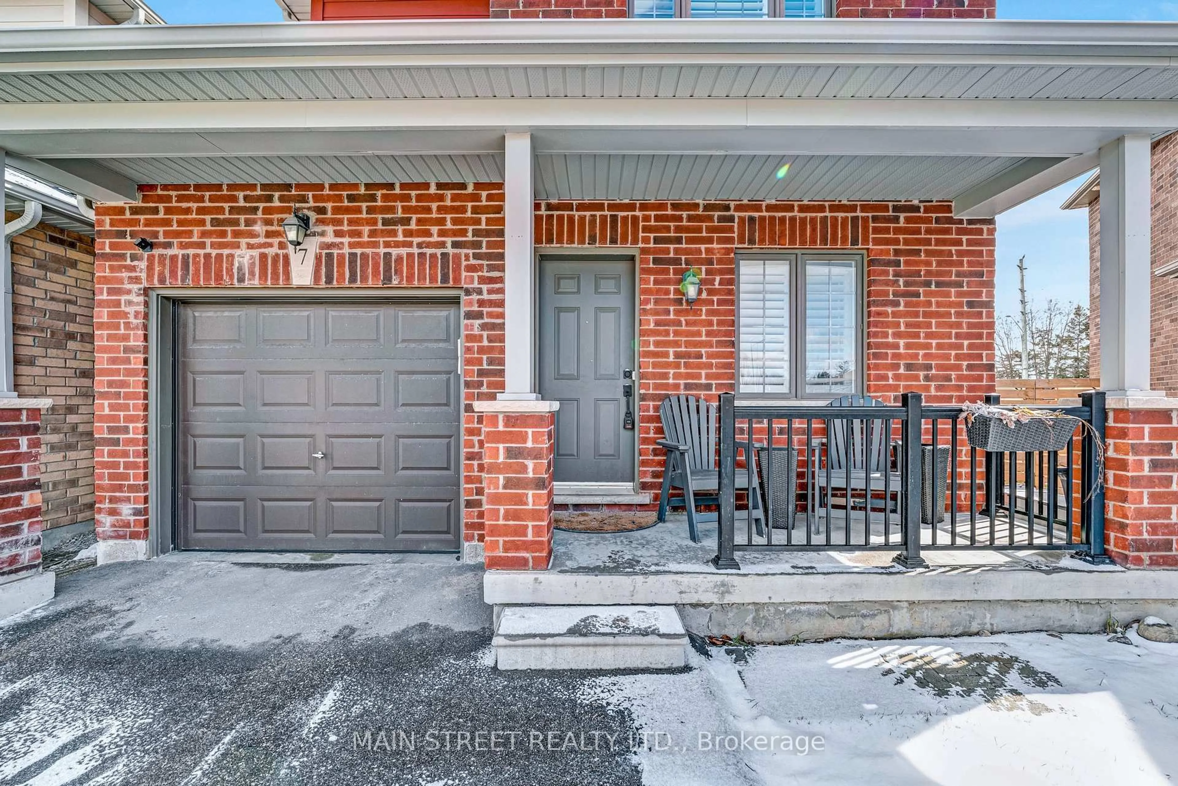Home with brick exterior material, street for 7 Bedford Estates Cres, Barrie Ontario L4N 9K5