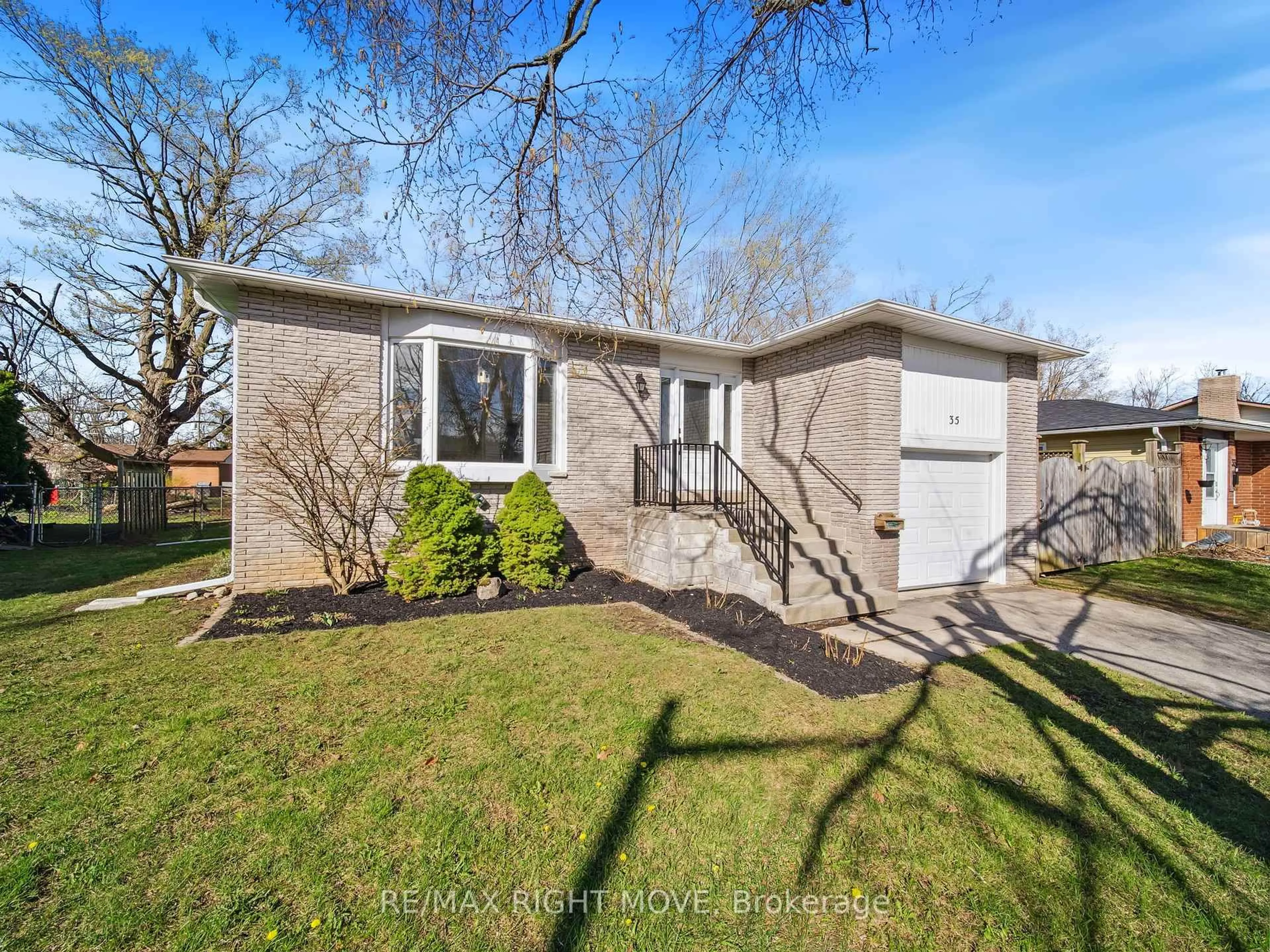 Unknown for 35 Andrea Cres, Orillia Ontario L3V 6Y1