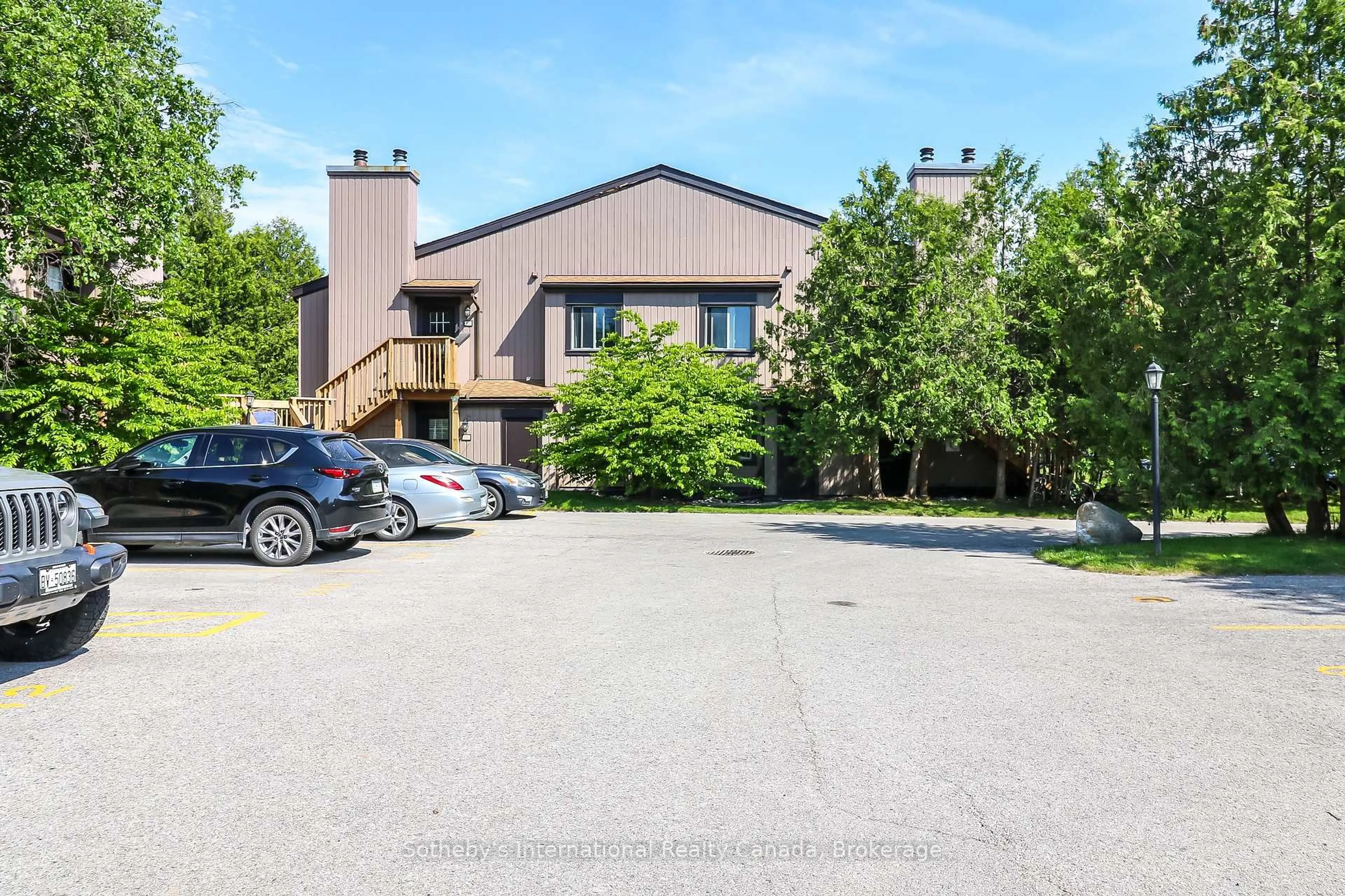 Unknown for 27 Dawson Dr #136, Collingwood Ontario L9Y 5B4