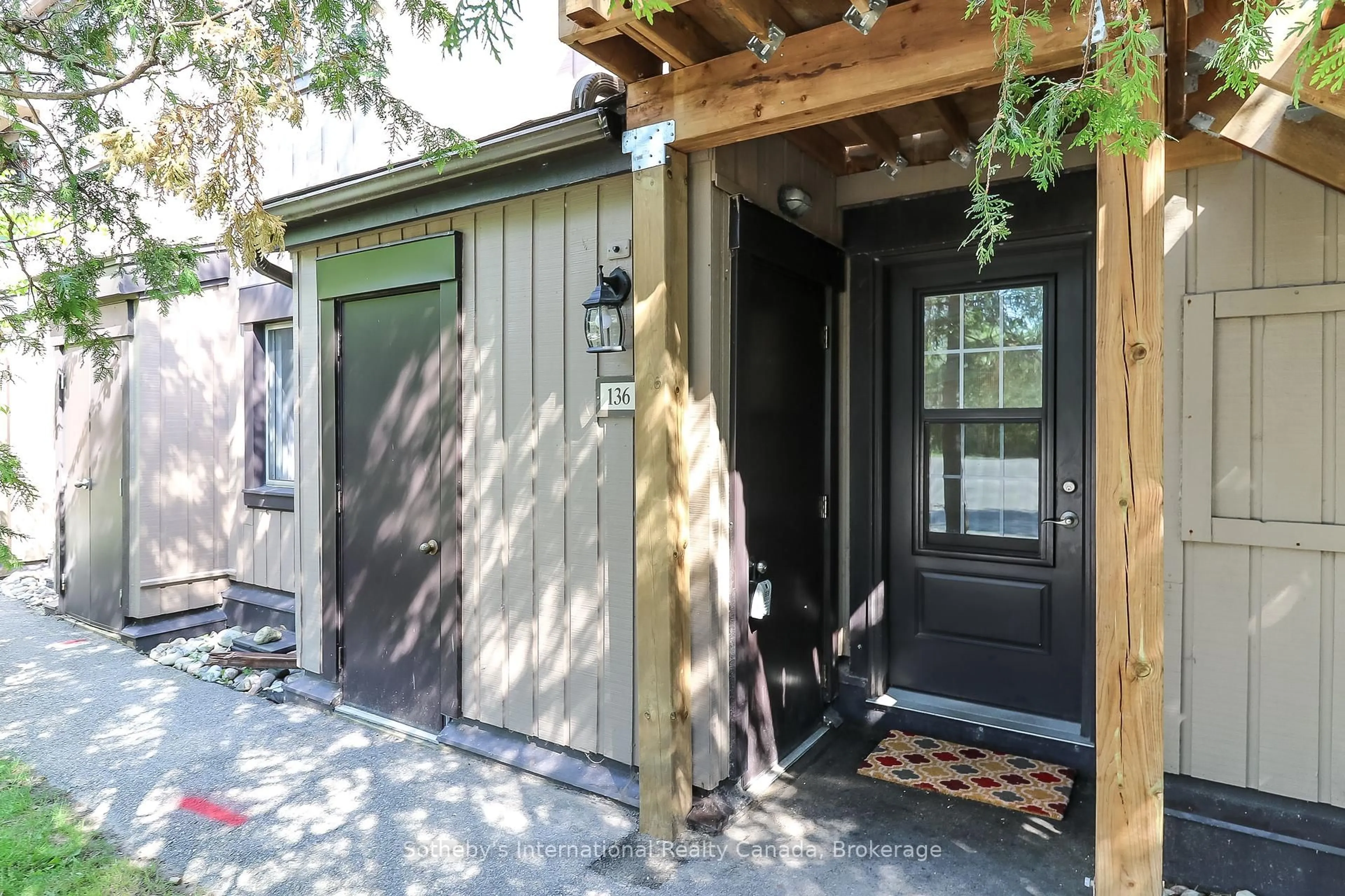 Unknown for 27 Dawson Dr #136, Collingwood Ontario L9Y 5B4