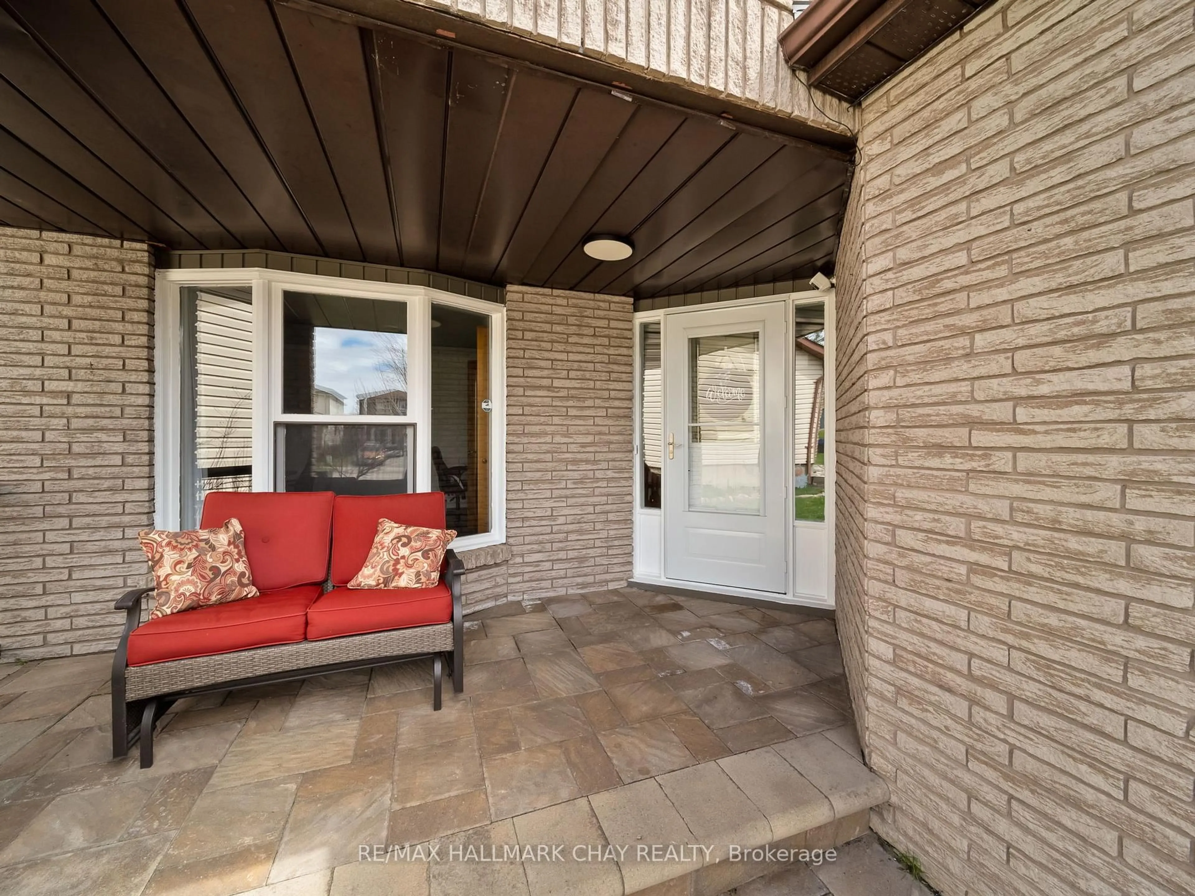 Unknown for 51 SHAKESPEARE Cres, Barrie Ontario L4N 6C1