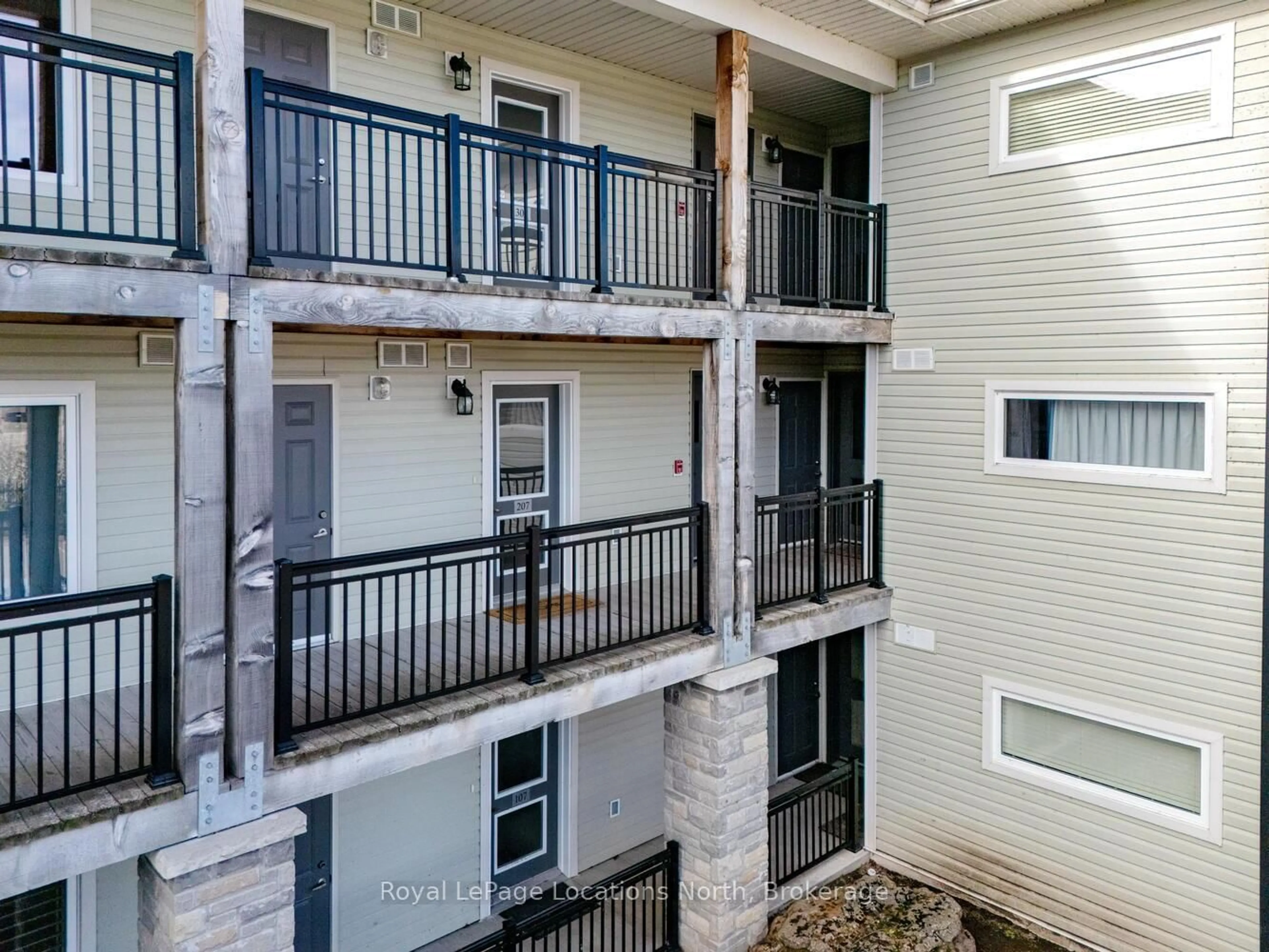 Unknown for 6 BRANDY LANE Dr #208, Collingwood Ontario L9Y 0X4