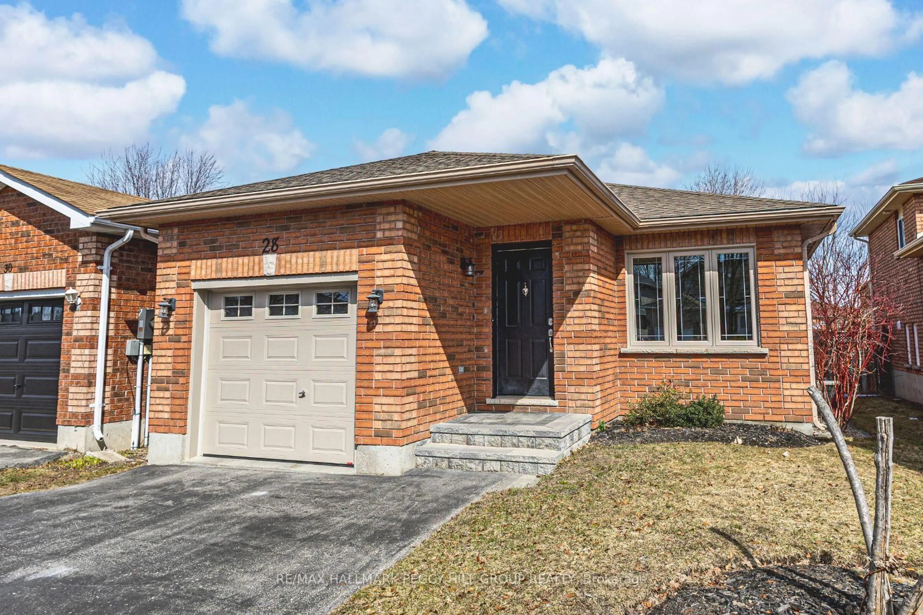 Home with brick exterior material, street for 28 Lucas Ave, Barrie Ontario L4N 9M8