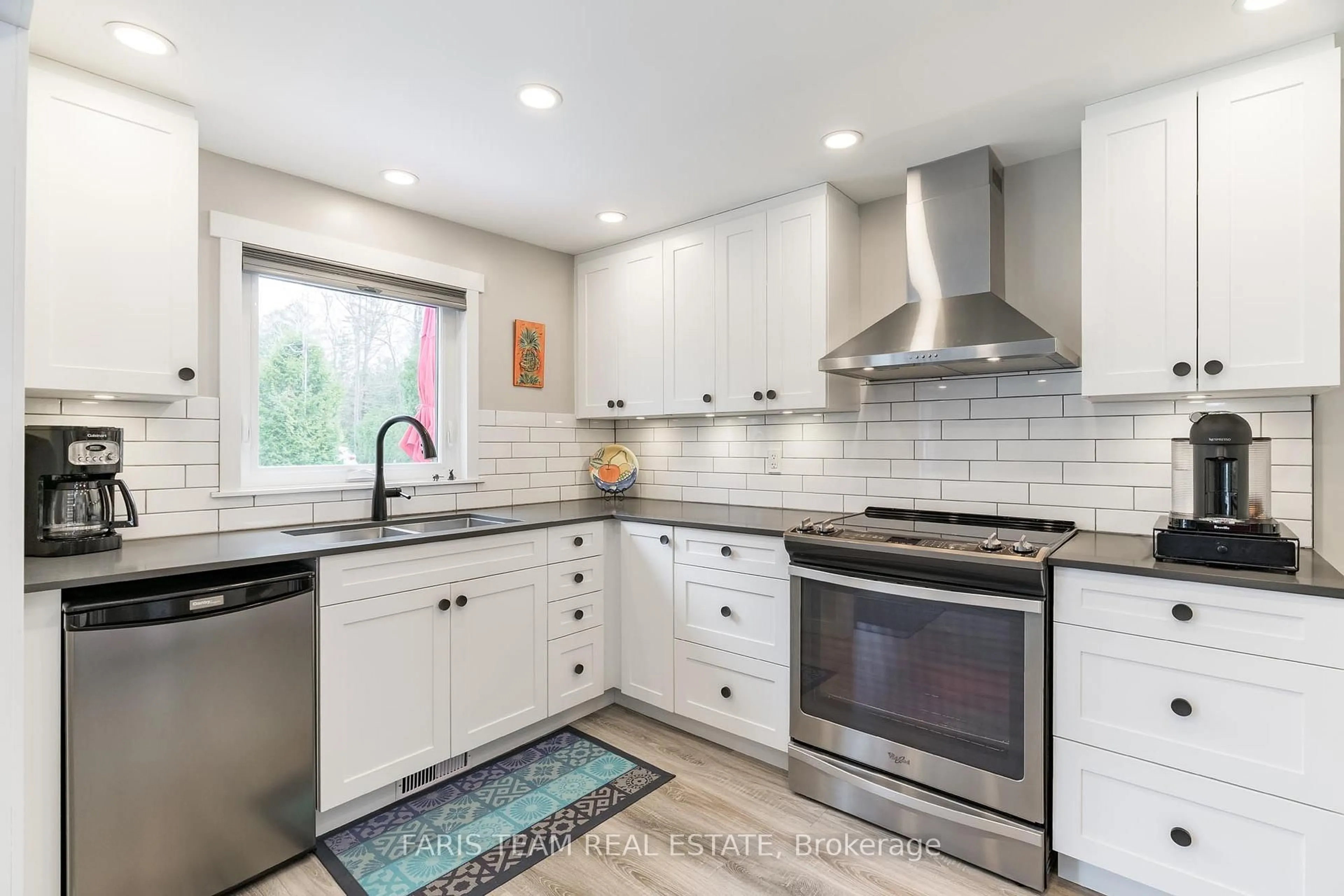 Contemporary kitchen, ceramic/tile floor for 40 41st St, Wasaga Beach Ontario L9Z 1Z6