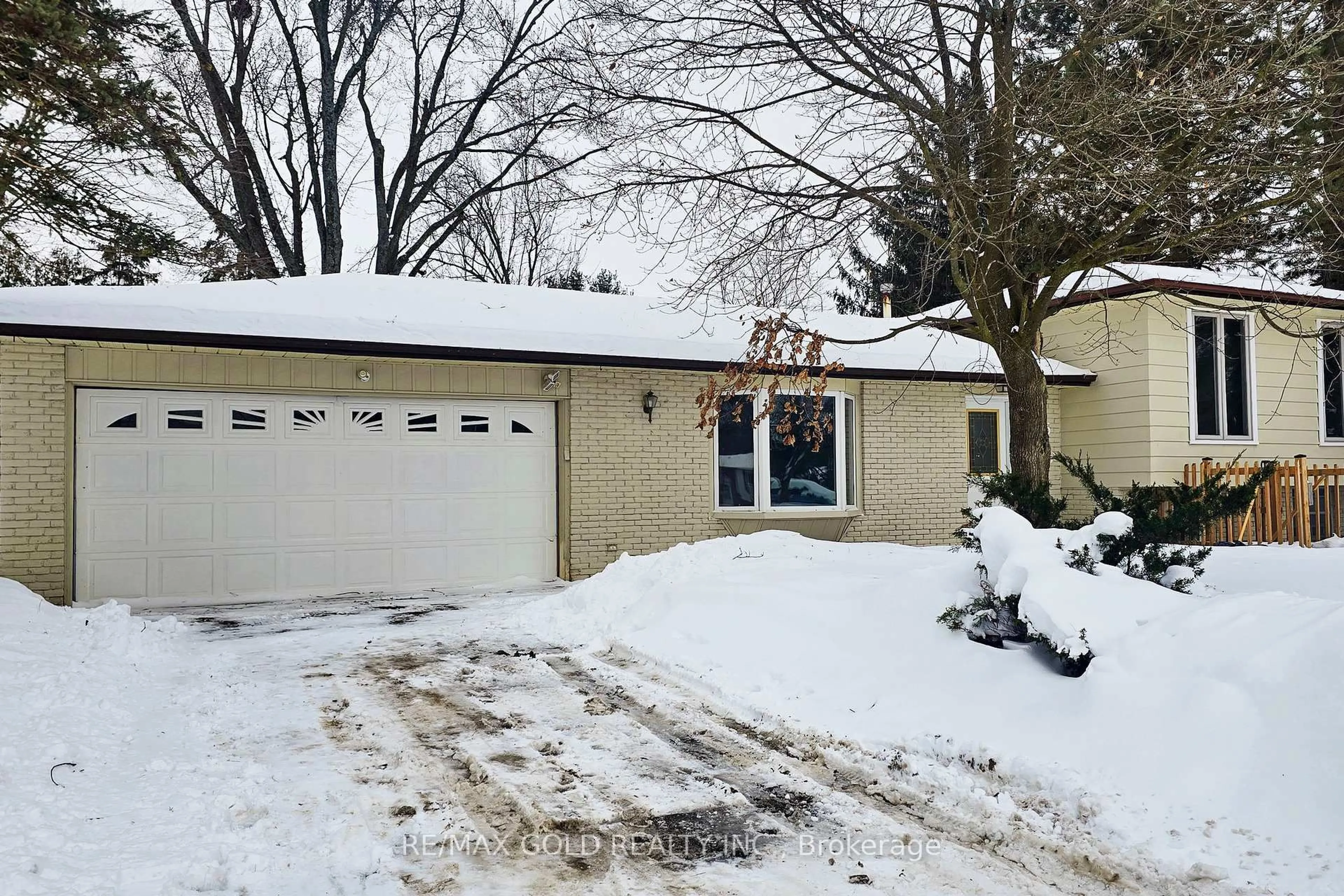 Unknown for 205 Cherry Crt, Barrie Ontario L4N 4A5