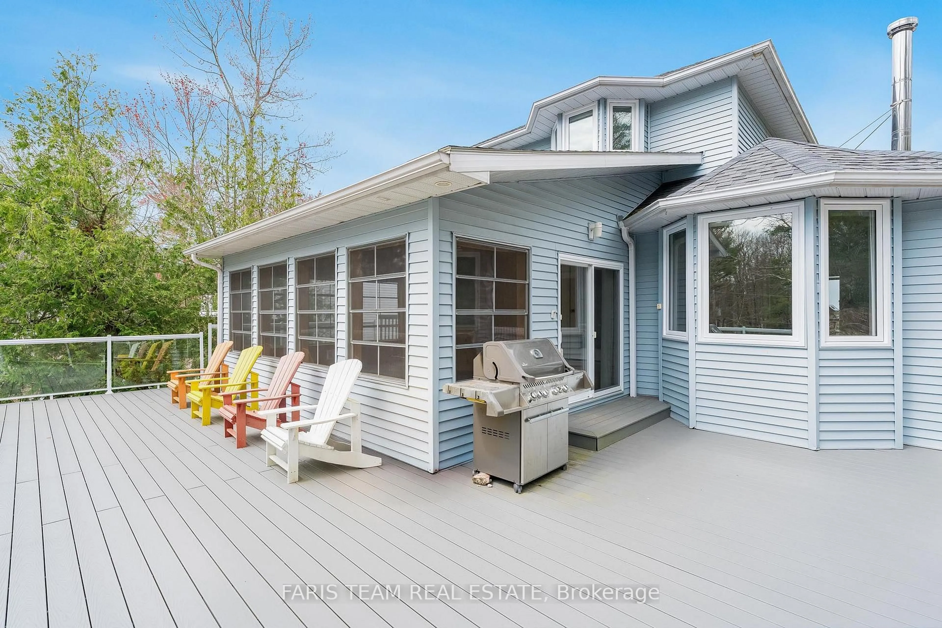 Home with vinyl exterior material, unknown for 8 Glen Forest Tr, Tiny Ontario L0L 2T0