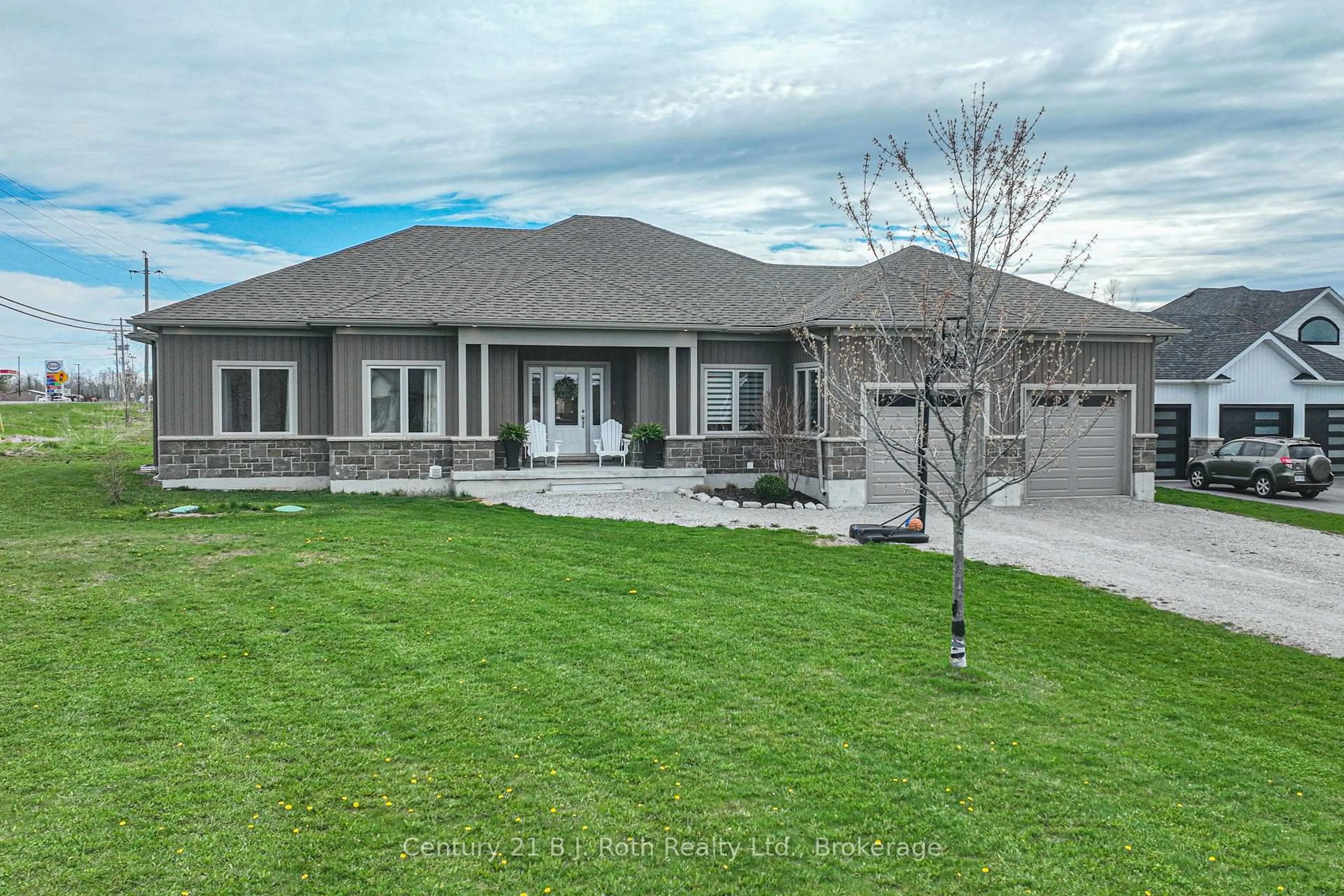 A pic from outside/outdoor area/front of a property/back of a property/a pic from drone, unknown for 3 Breanna Blvd, Oro-Medonte Ontario L3V 0J9