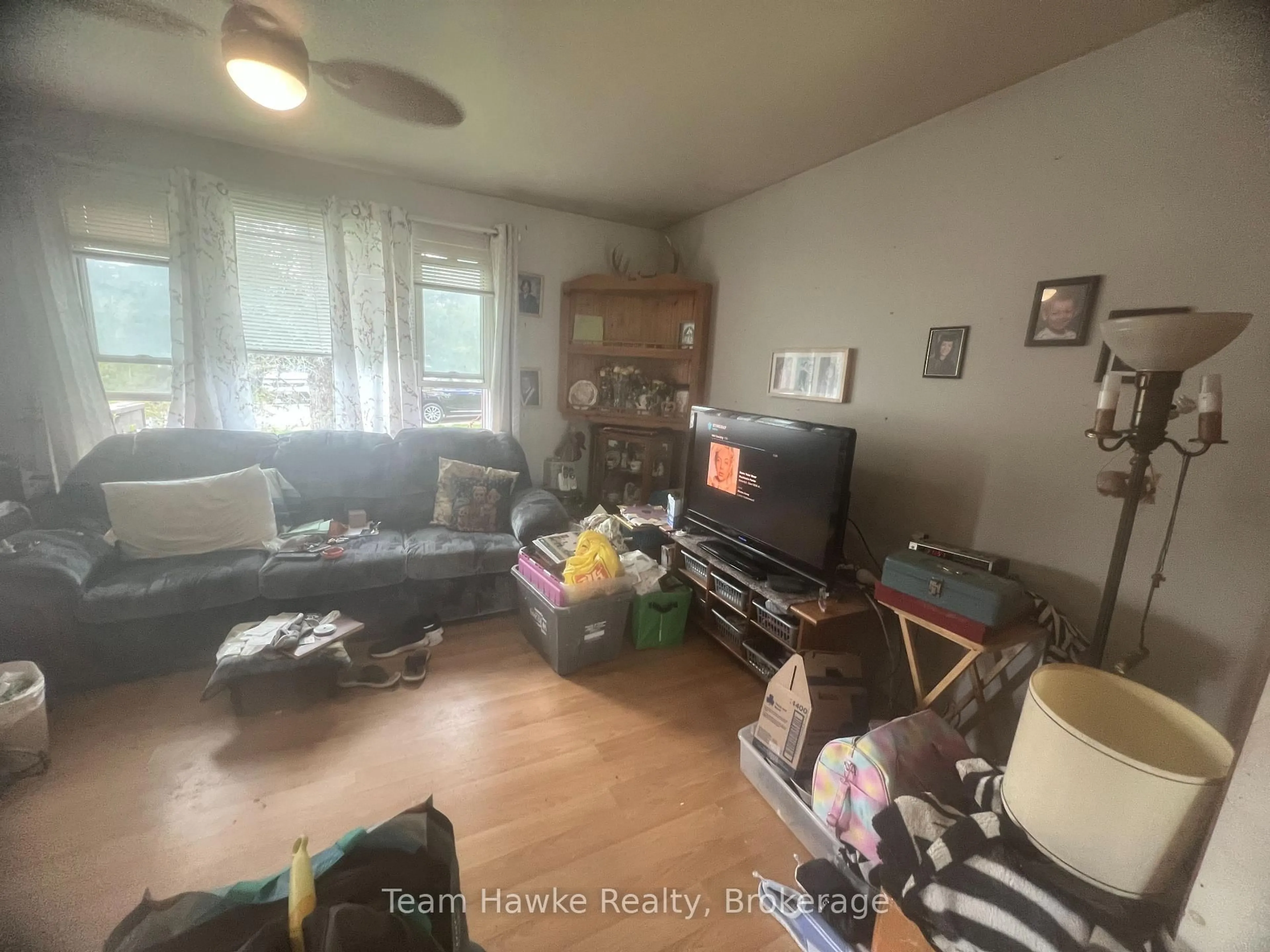 A pic of a room for 333 Ouida St, Tay Ontario L0K 2C0