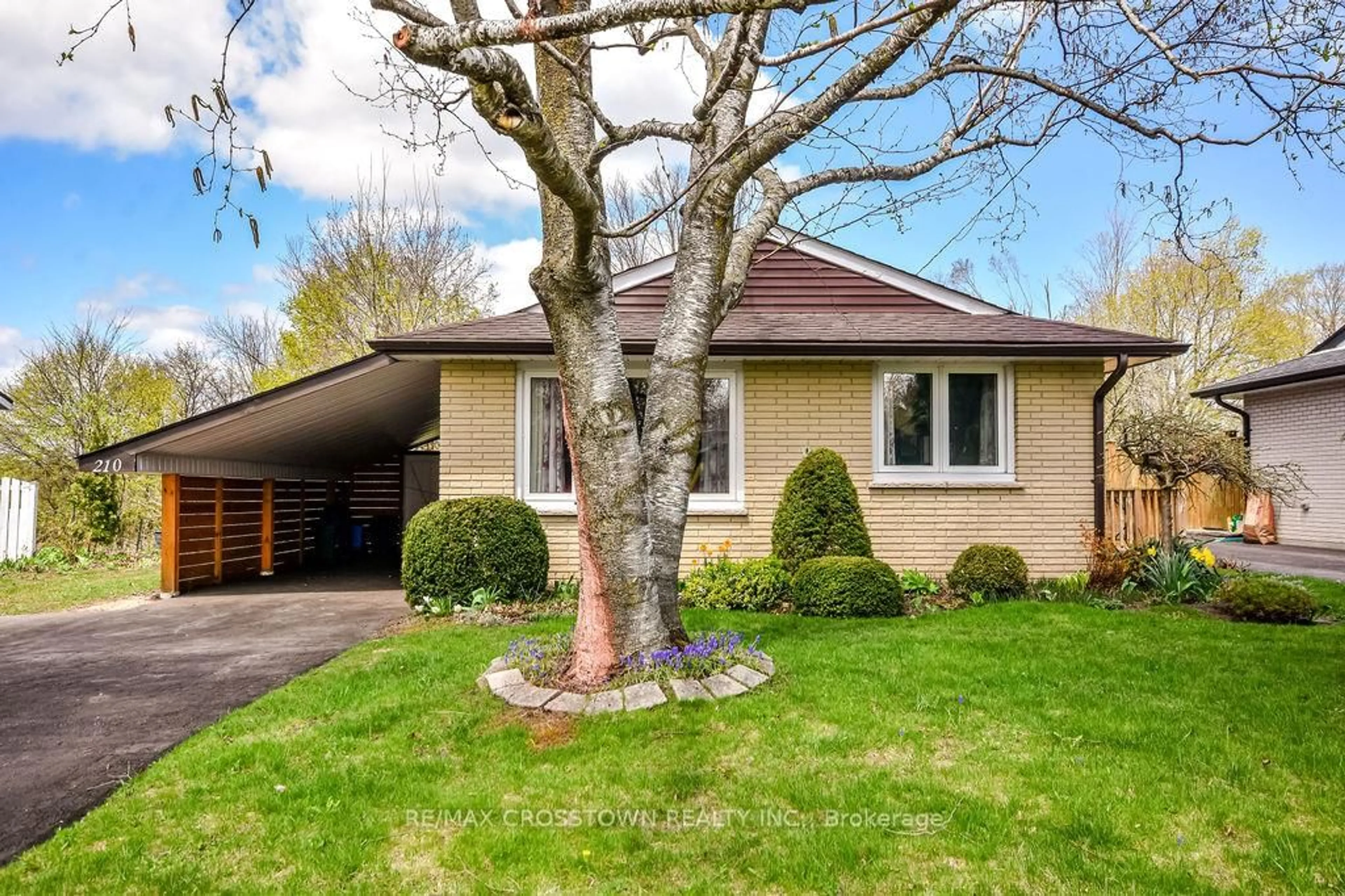 Unknown for 210 Merrett Dr, Barrie Ontario L4N 3Y5