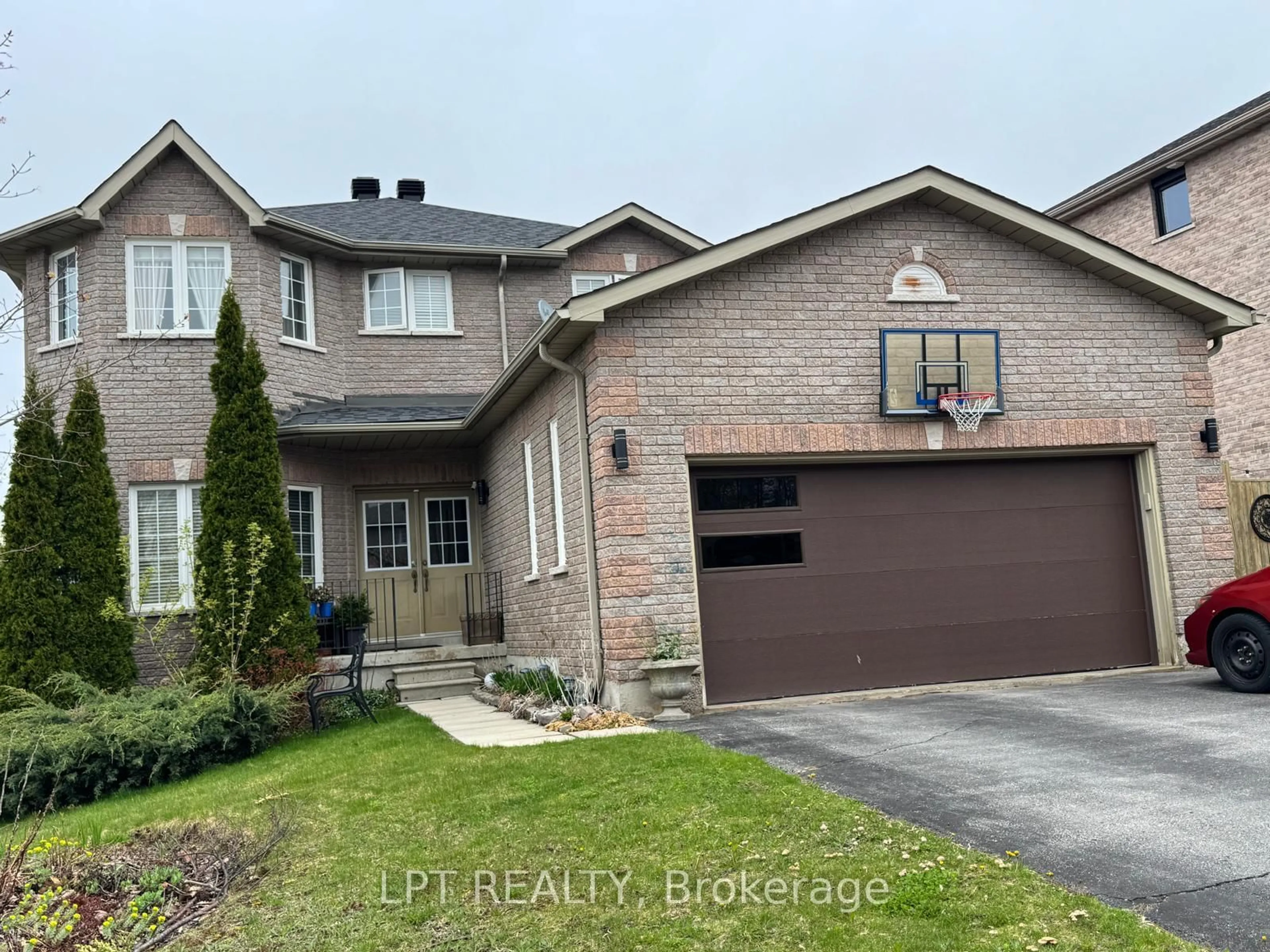 Home with brick exterior material, street for 11 Springwood Crt, Barrie Ontario L4N 5V1