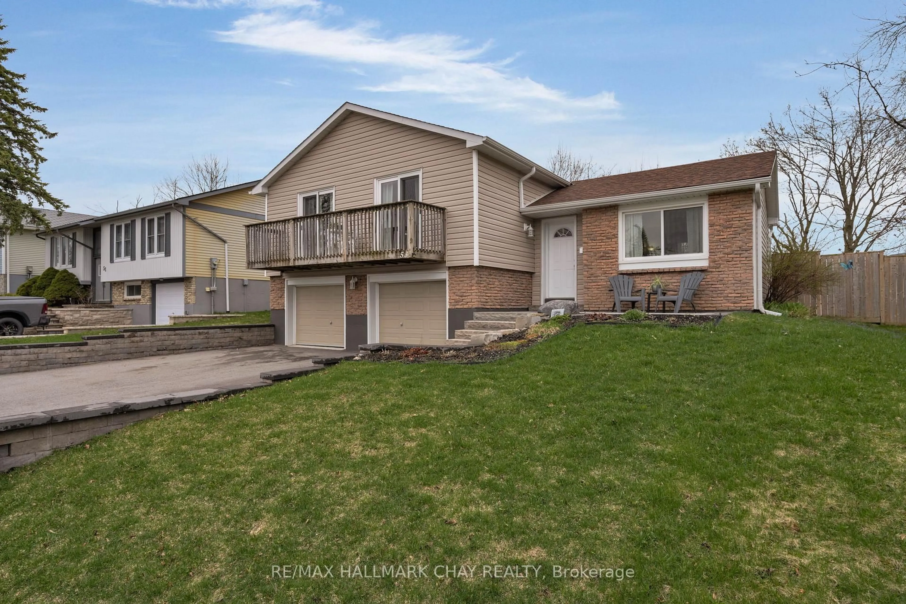 Home with vinyl exterior material, street for 53 HEATHER St, Barrie Ontario L4N 4M9