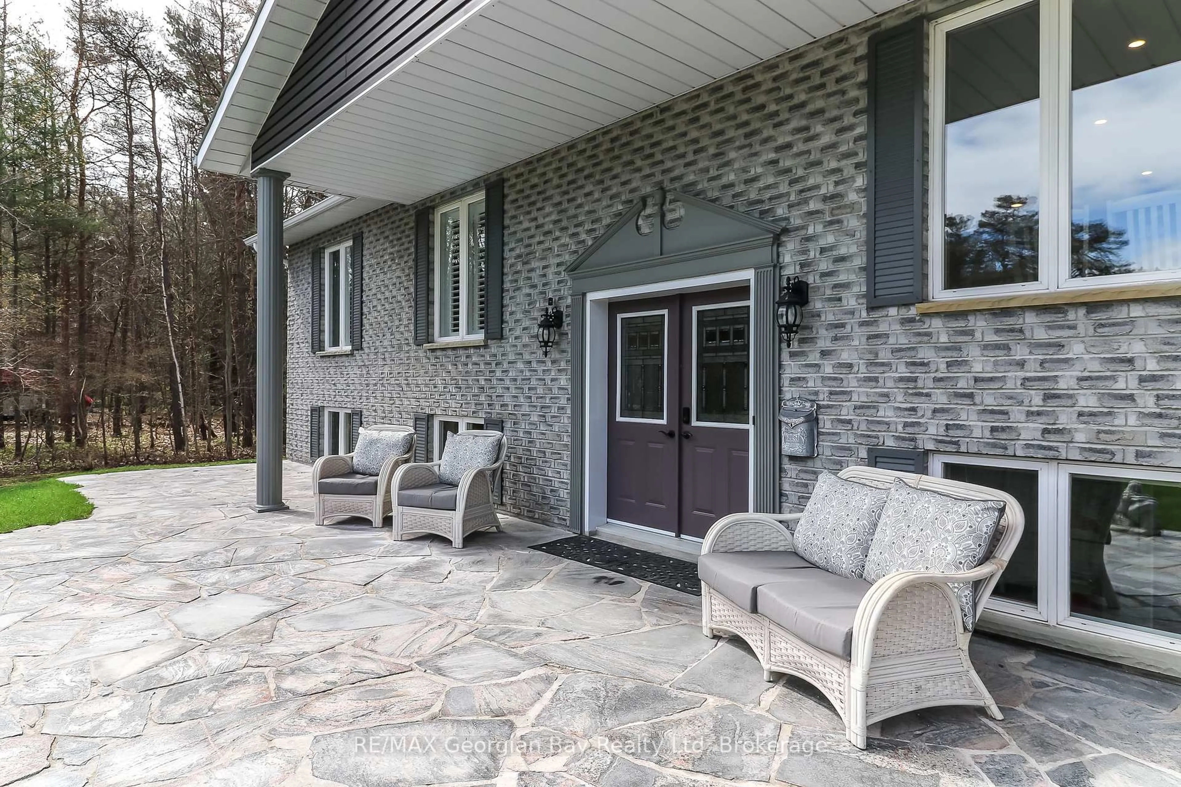 Patio, street for 17 Whippoorwill Dr, Tiny Ontario L0L 2J0