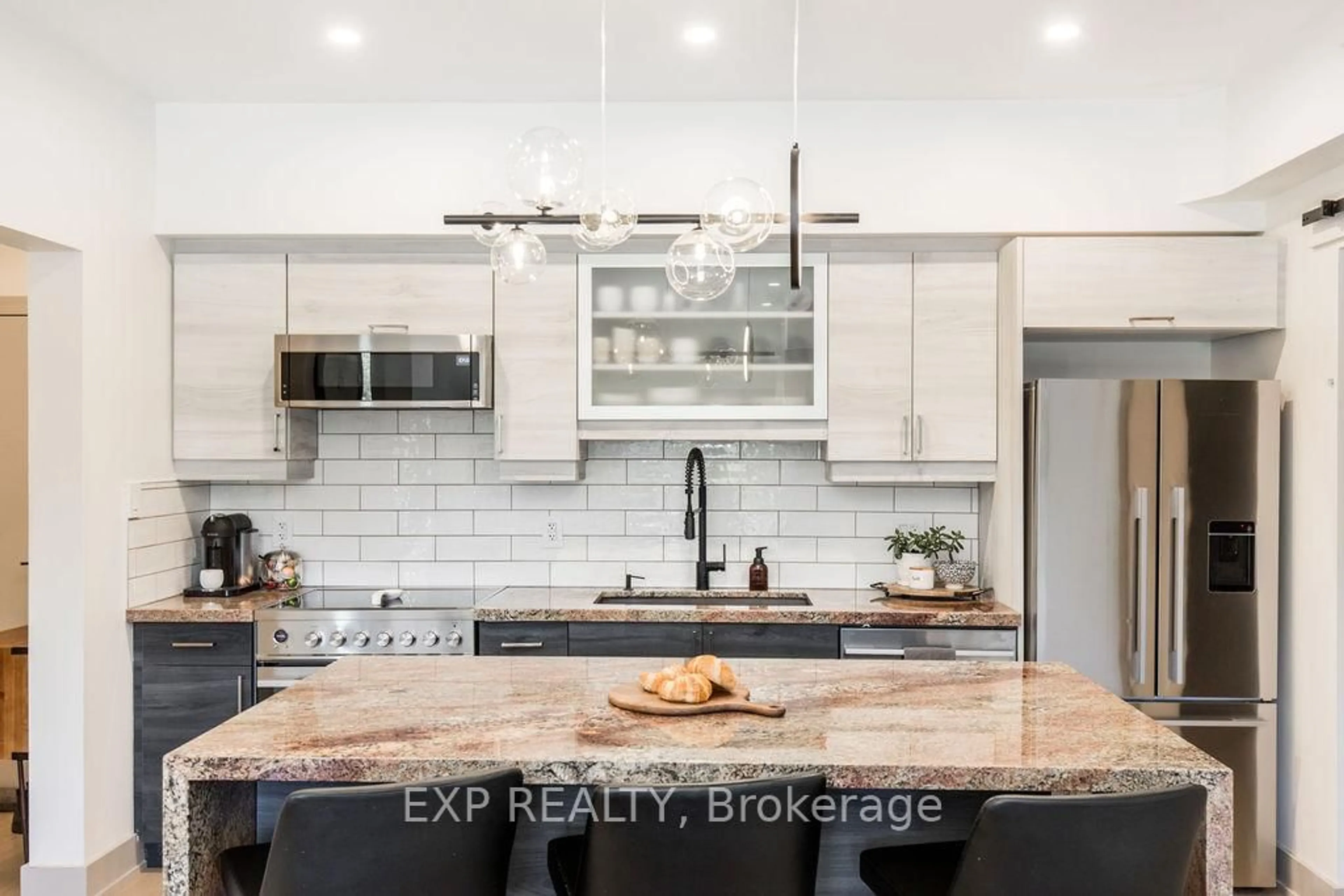 Open concept kitchen, ceramic/tile floor for 5 Chef Lane #110, Barrie Ontario L9J 0J8