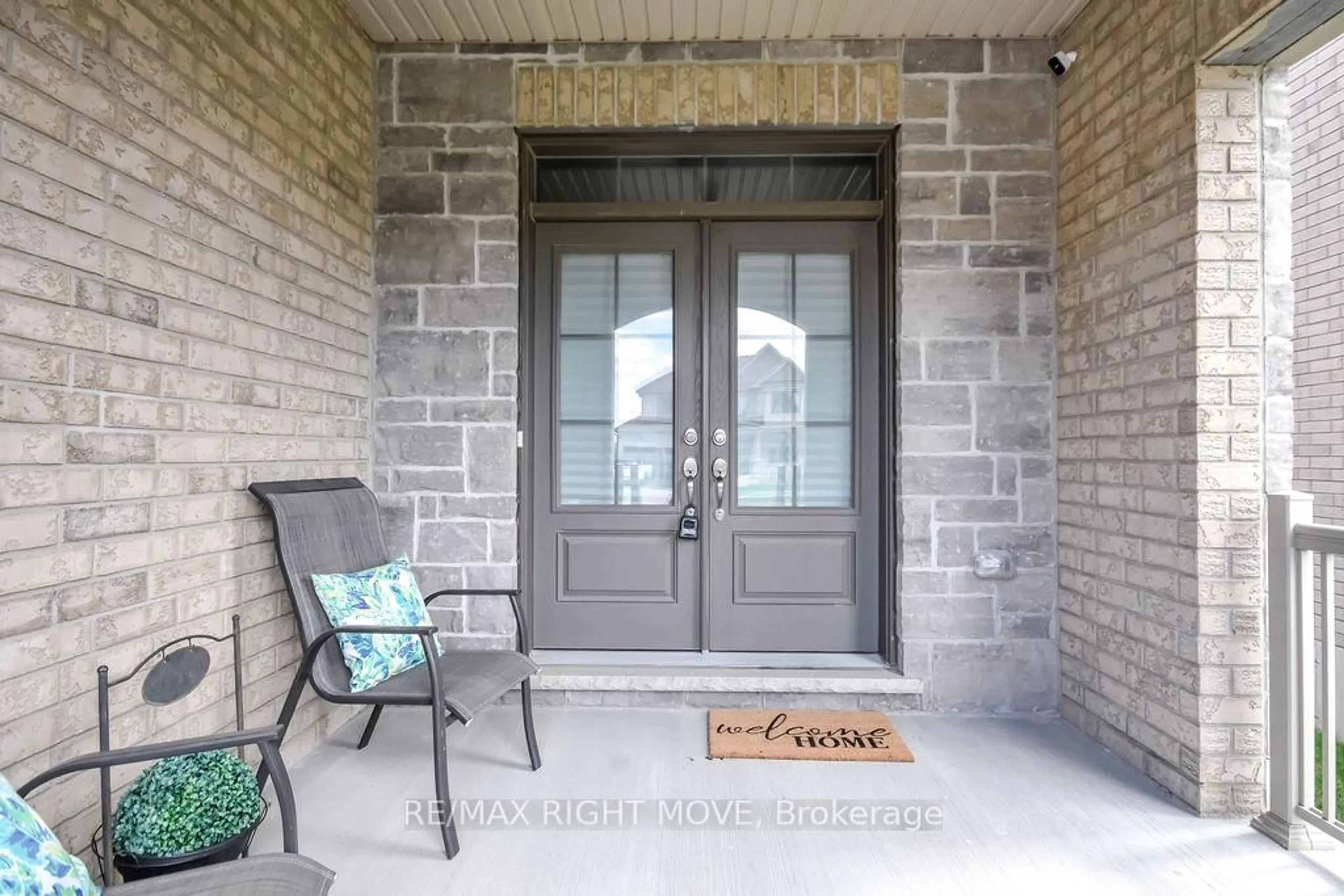 Indoor entryway for 3117 Orion Blvd, Orillia Ontario L3V 8L8