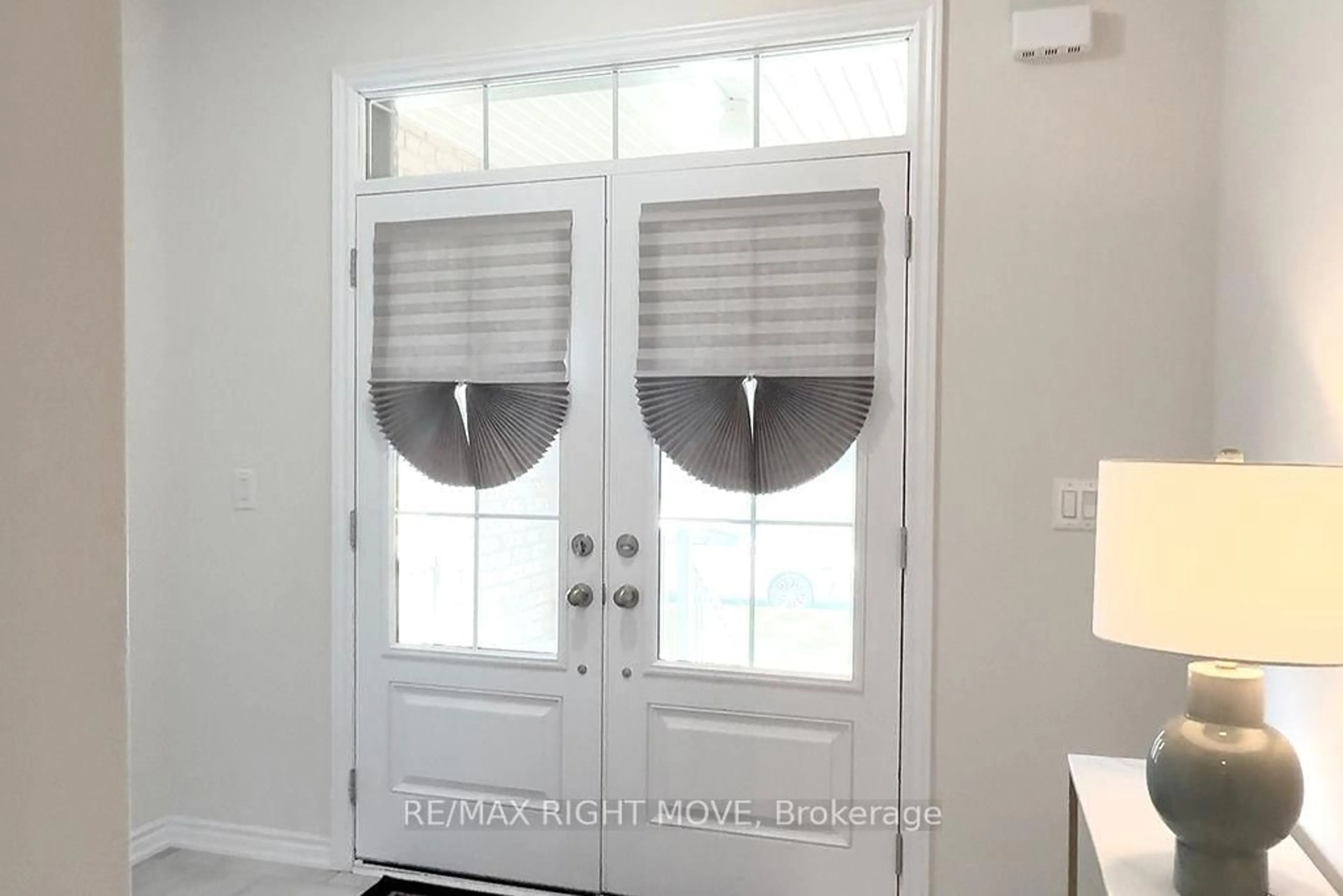 Indoor entryway for 3117 Orion Blvd, Orillia Ontario L3V 8L8