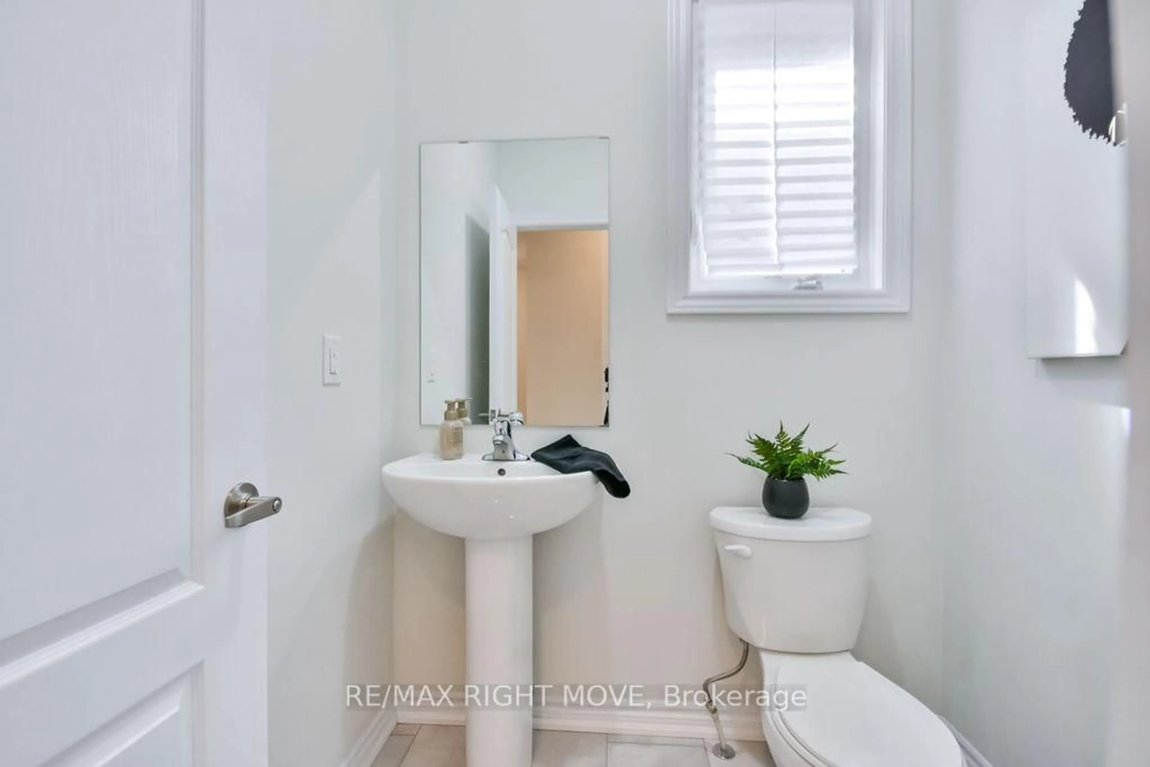 Standard bathroom, unknown for 3117 Orion Blvd, Orillia Ontario L3V 8L8