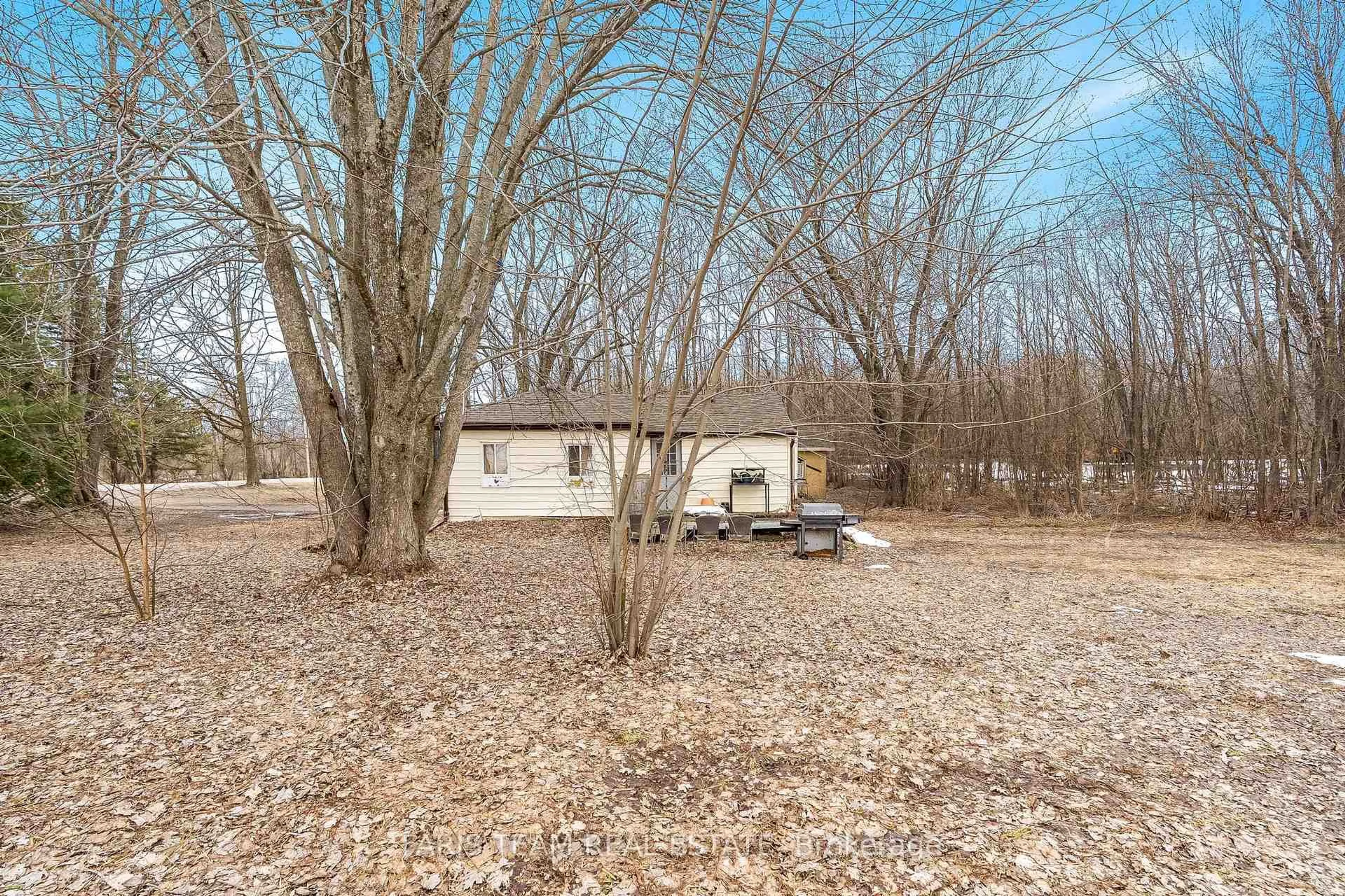 A pic from outside/outdoor area/front of a property/back of a property/a pic from drone, unknown for 4076 Airport Rd, Ramara Ontario L3V 0K6