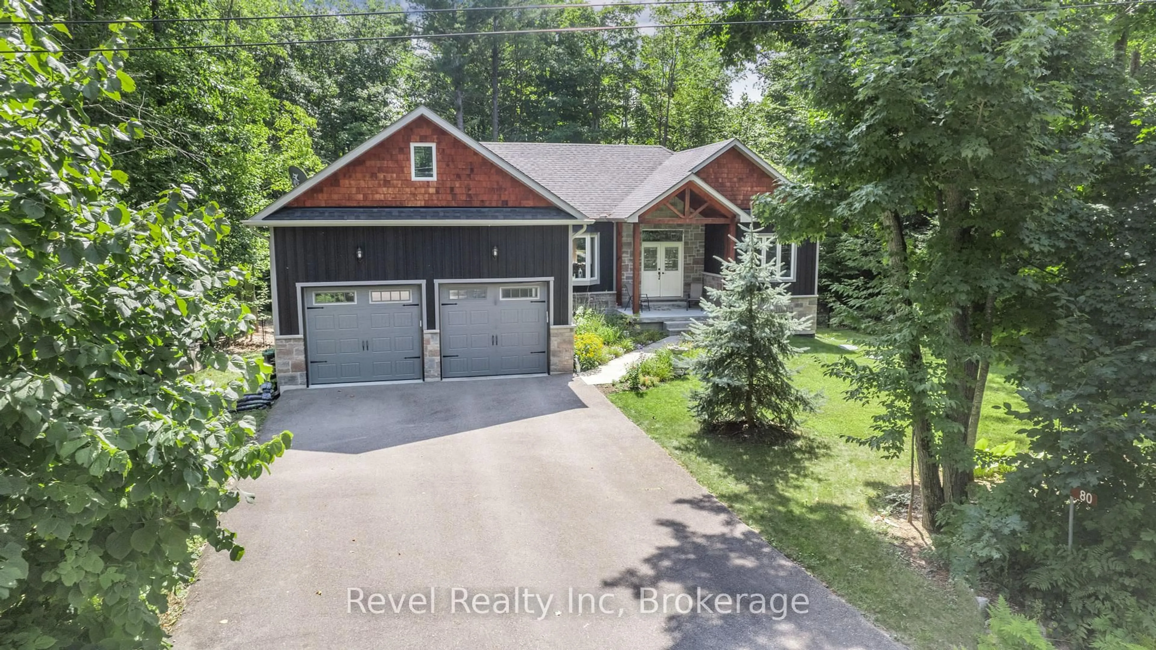 A pic from outside/outdoor area/front of a property/back of a property/a pic from drone, street for 80 Forest Circ, Tiny Ontario L9M 0H4