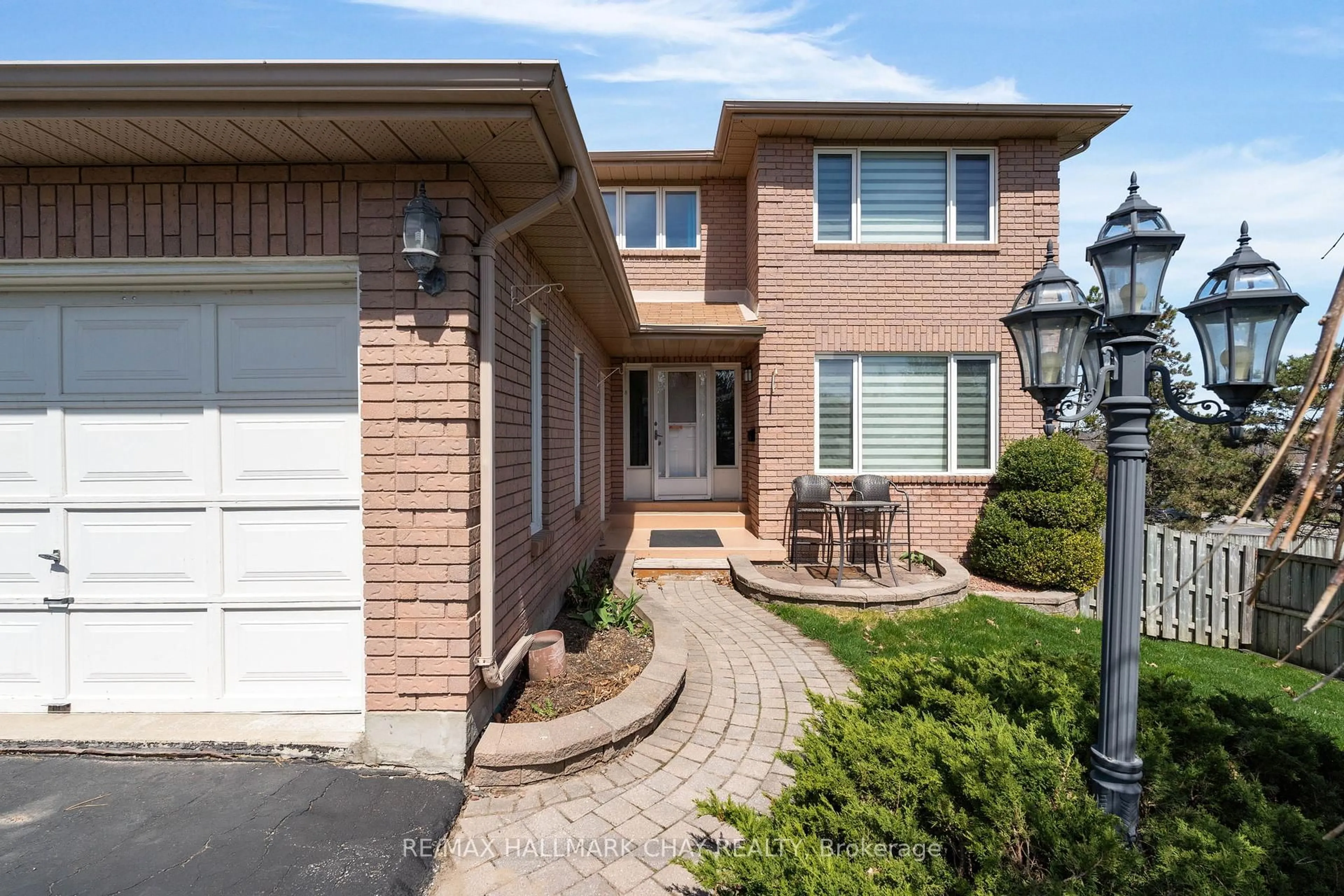 Home with brick exterior material, street for 4 Trillium Cres, Barrie Ontario L4N 5P5