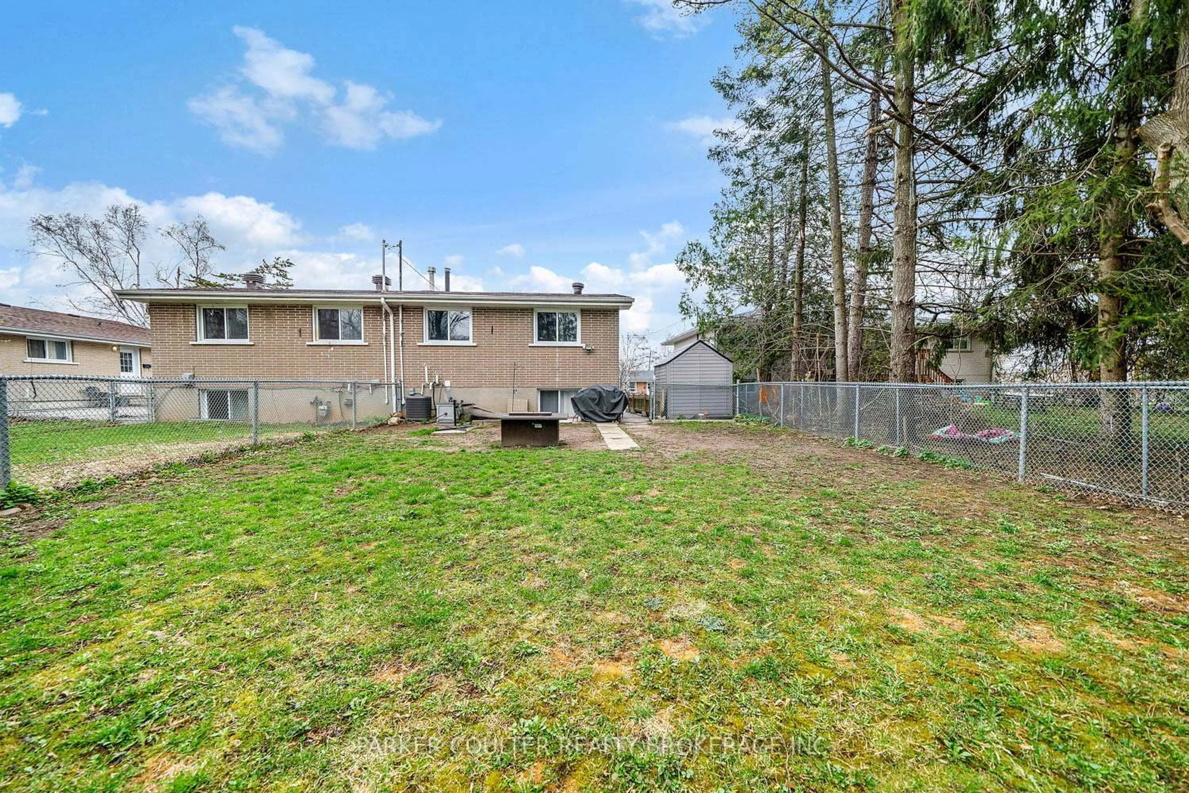 Patio, unknown for 24 Heath St, Barrie Ontario L4M 3J9