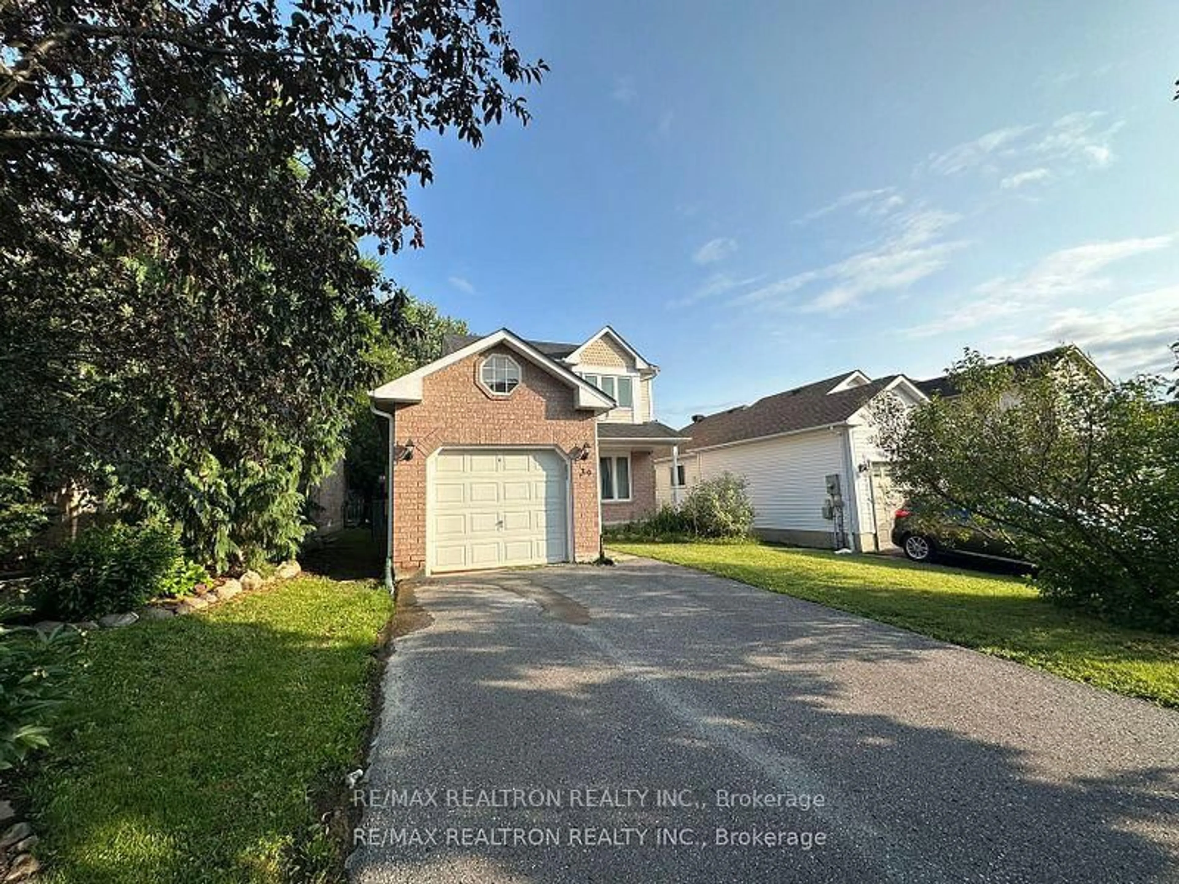 A pic from outside/outdoor area/front of a property/back of a property/a pic from drone, street for 39 Copeman Cres, Barrie Ontario L4N 8B5