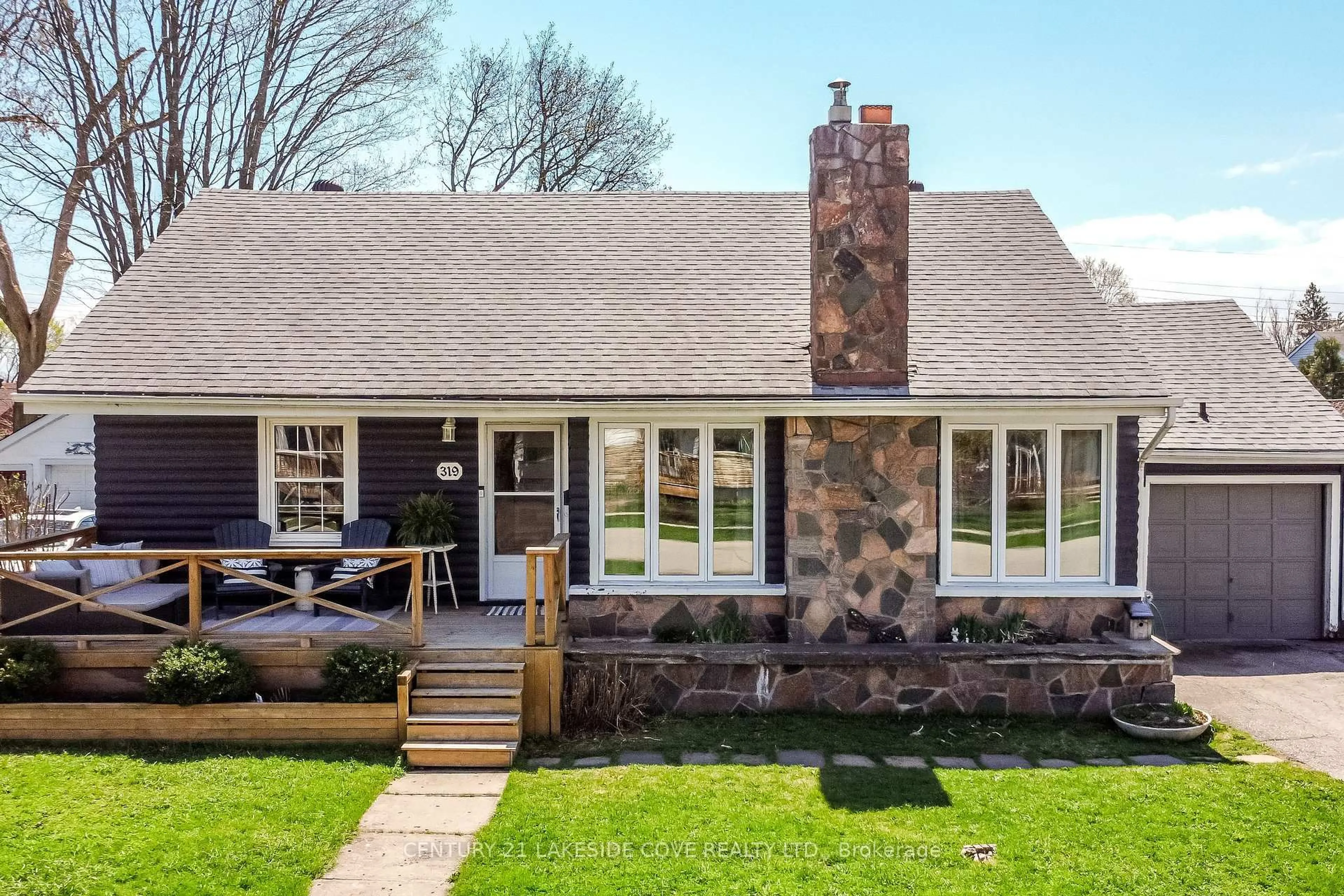 Home with brick exterior material, street for 319 Franklin St, Orillia Ontario L3V 1K5
