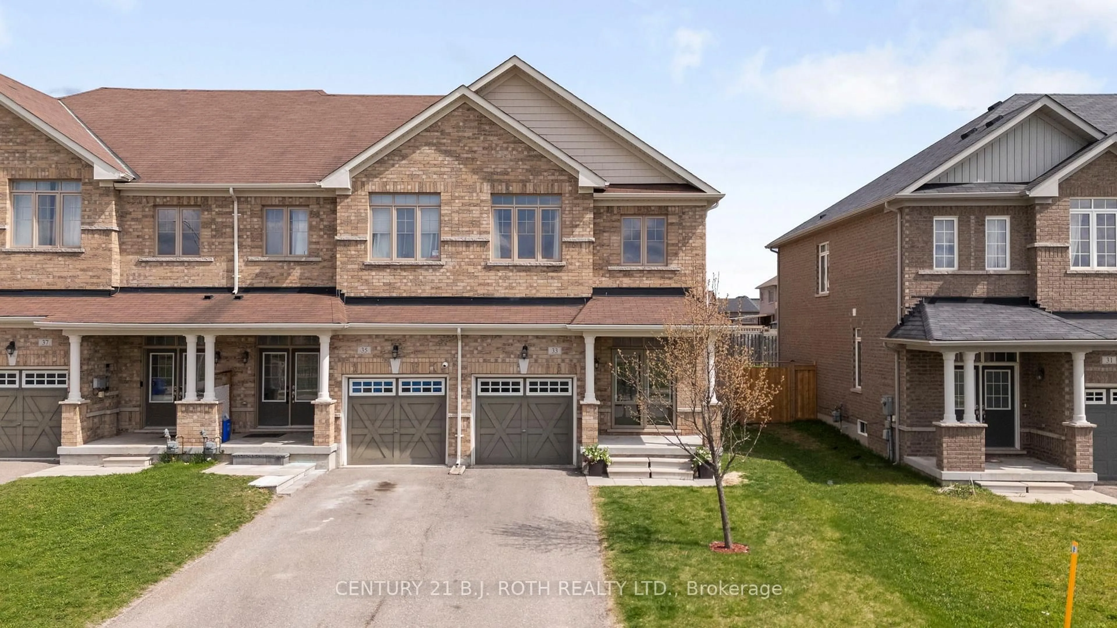 Home with brick exterior material, street for 33 SNELGROVE Cres, Barrie Ontario L4N 6R6