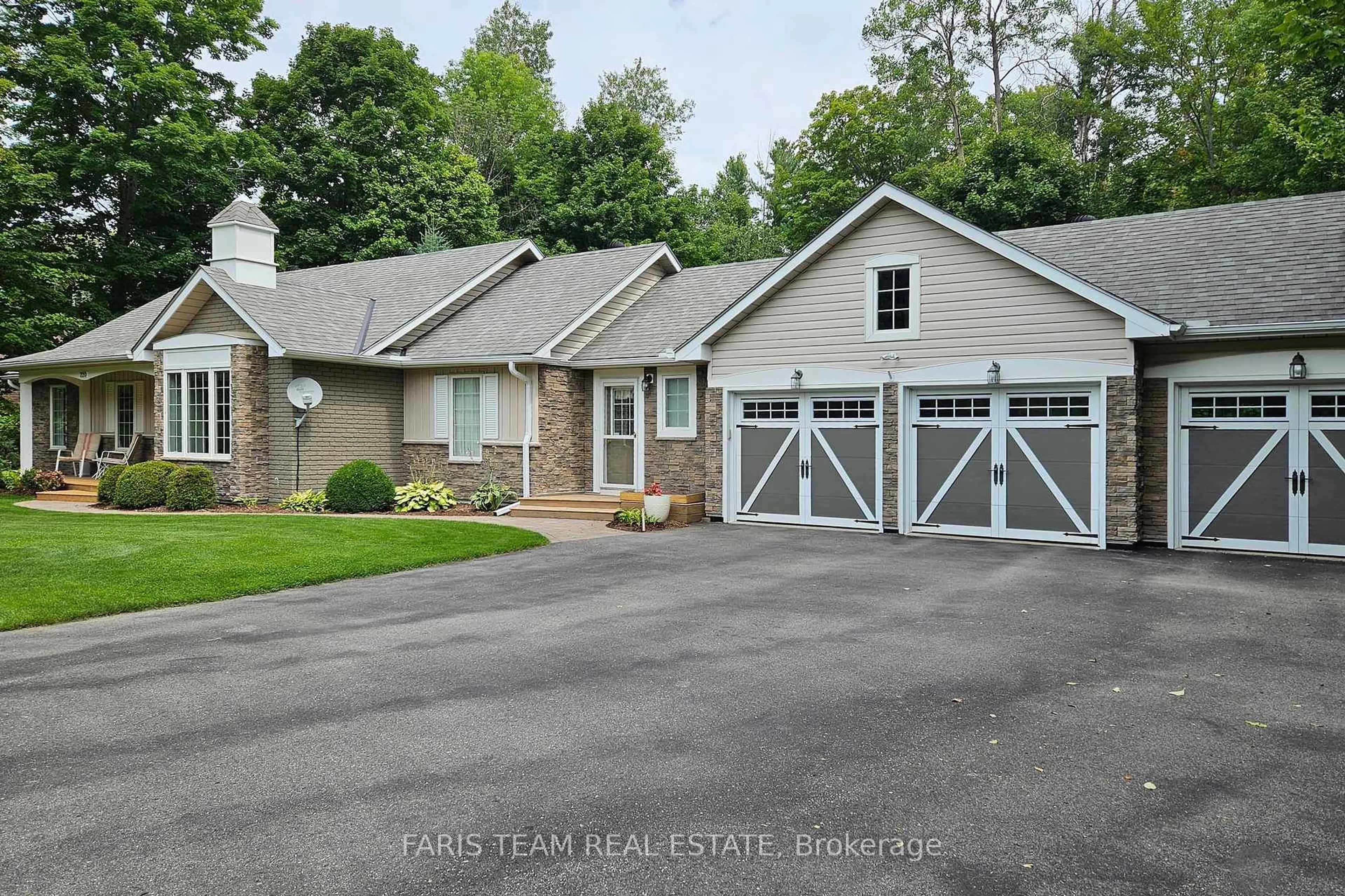 Unknown for 220 Gilwood Park Dr, Penetanguishene Ontario L9M 1Z6