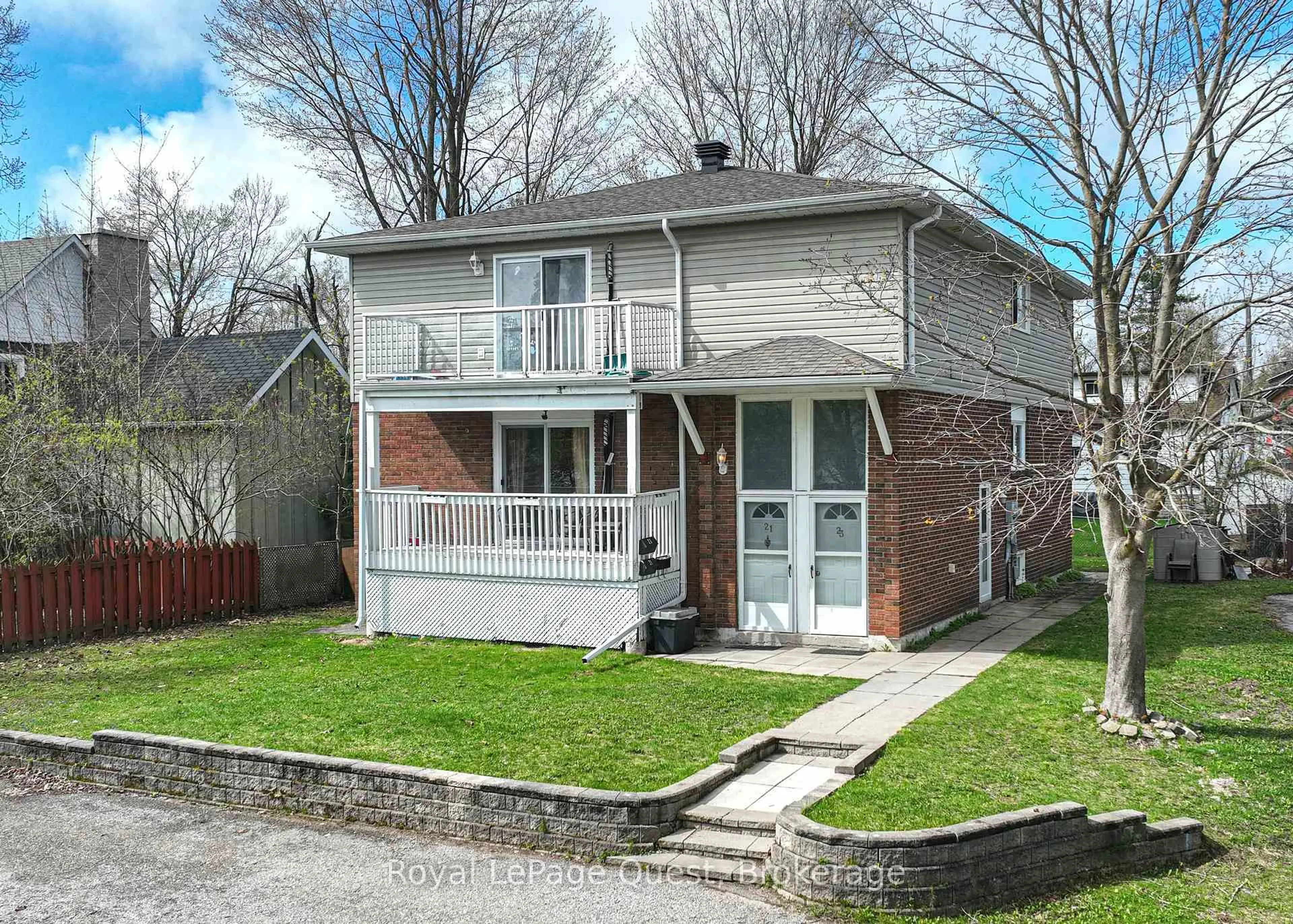 Unknown for 21 King's Crt, Orillia Ontario L3V 6S3