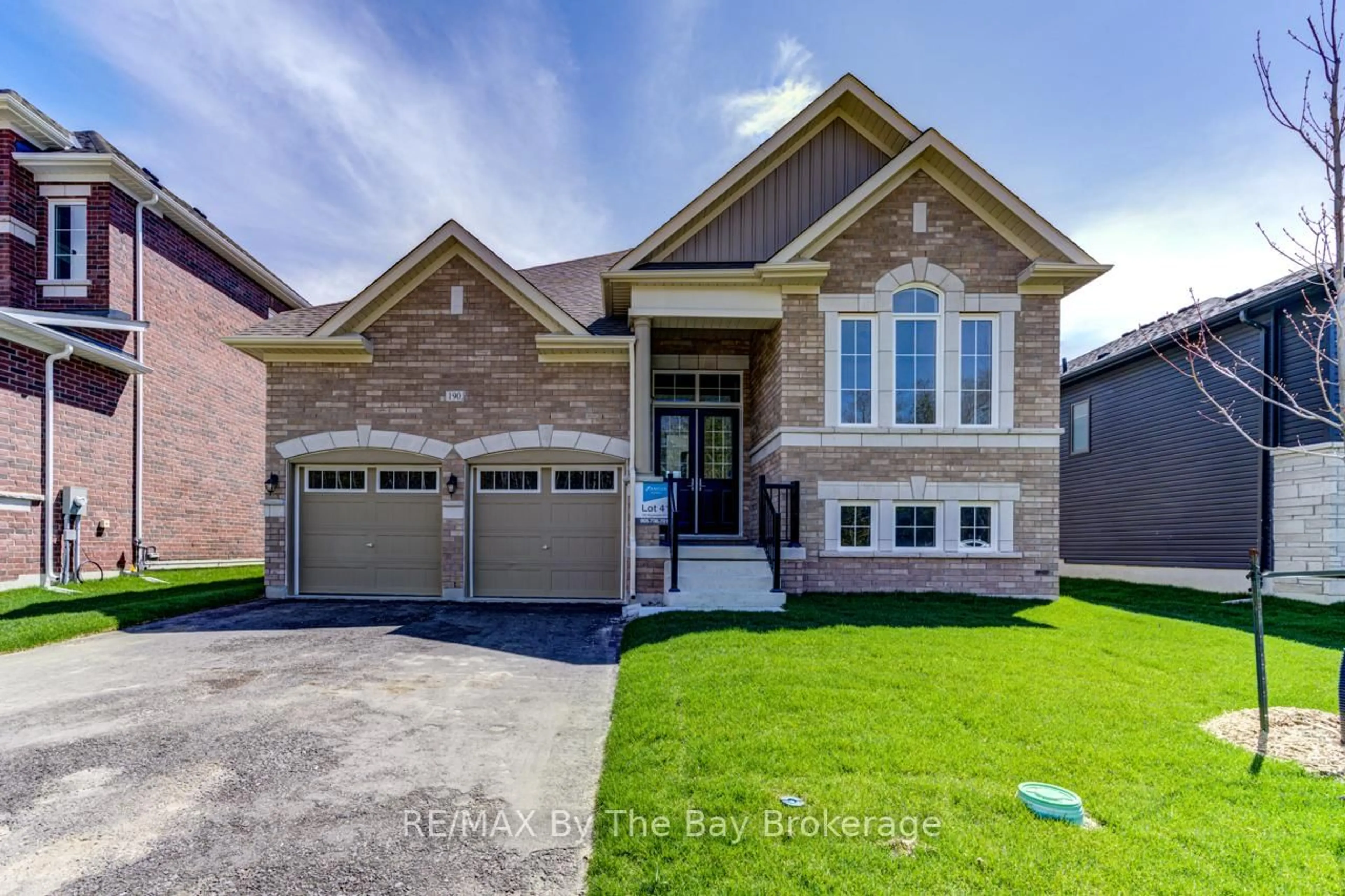 Home with brick exterior material, street for 190 Mapleside Dr, Wasaga Beach Ontario L9Z 0L4