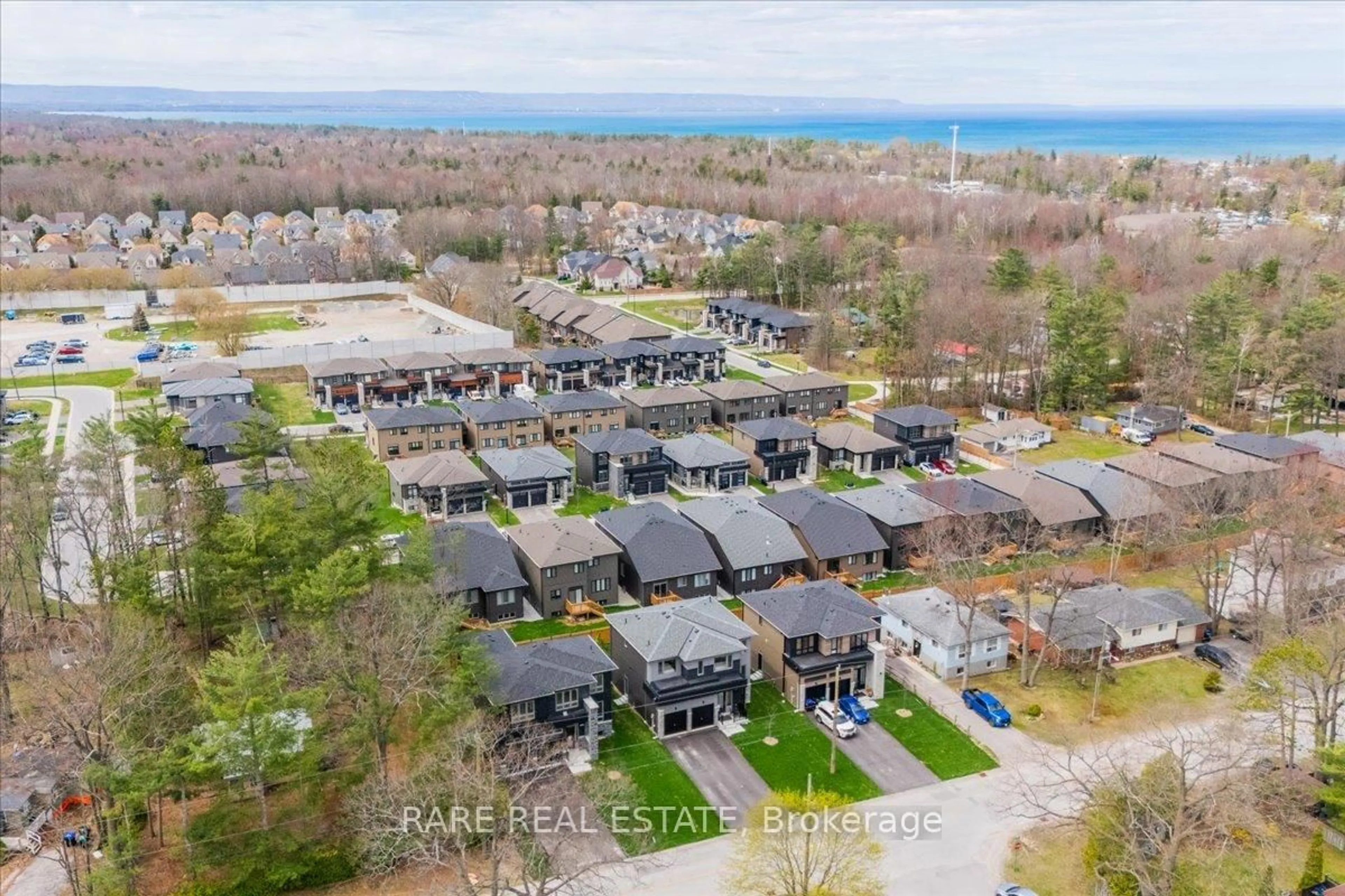 A pic from outside/outdoor area/front of a property/back of a property/a pic from drone, water/lake/river/ocean view for 128 Ansley Rd, Wasaga Beach Ontario L9Z 2N5