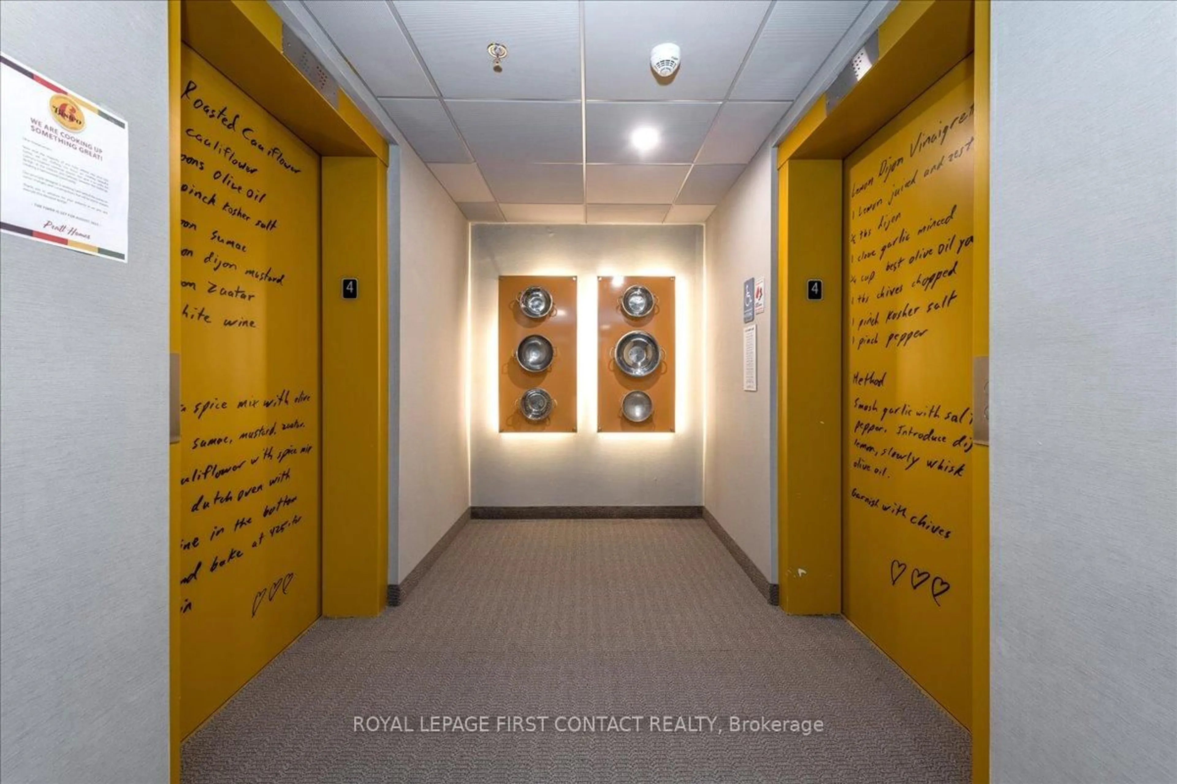 Indoor foyer for 8 CULINARY Lane #207, Barrie Ontario L9J 0T2
