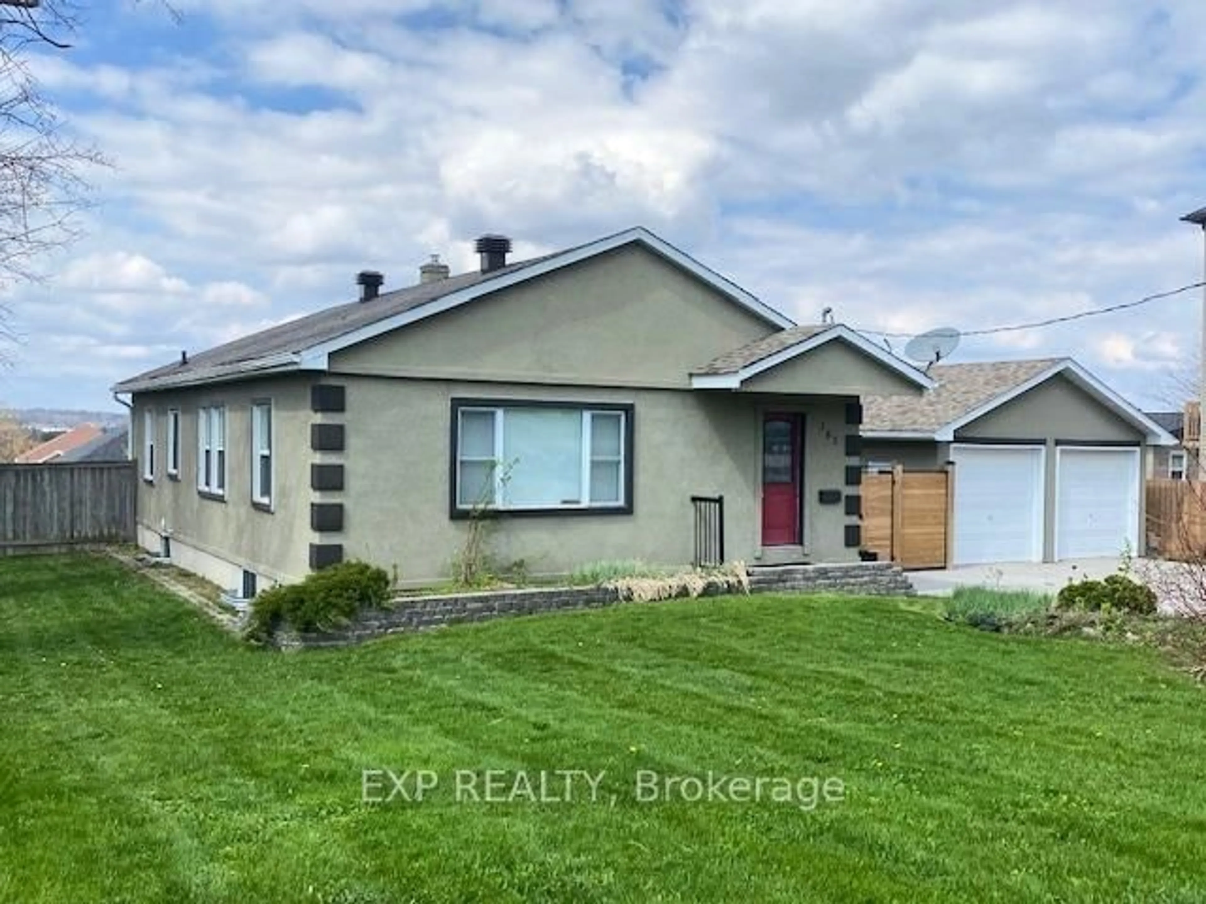 Home with vinyl exterior material, unknown for 182 Ardagh Rd, Barrie Ontario L4N 3V6