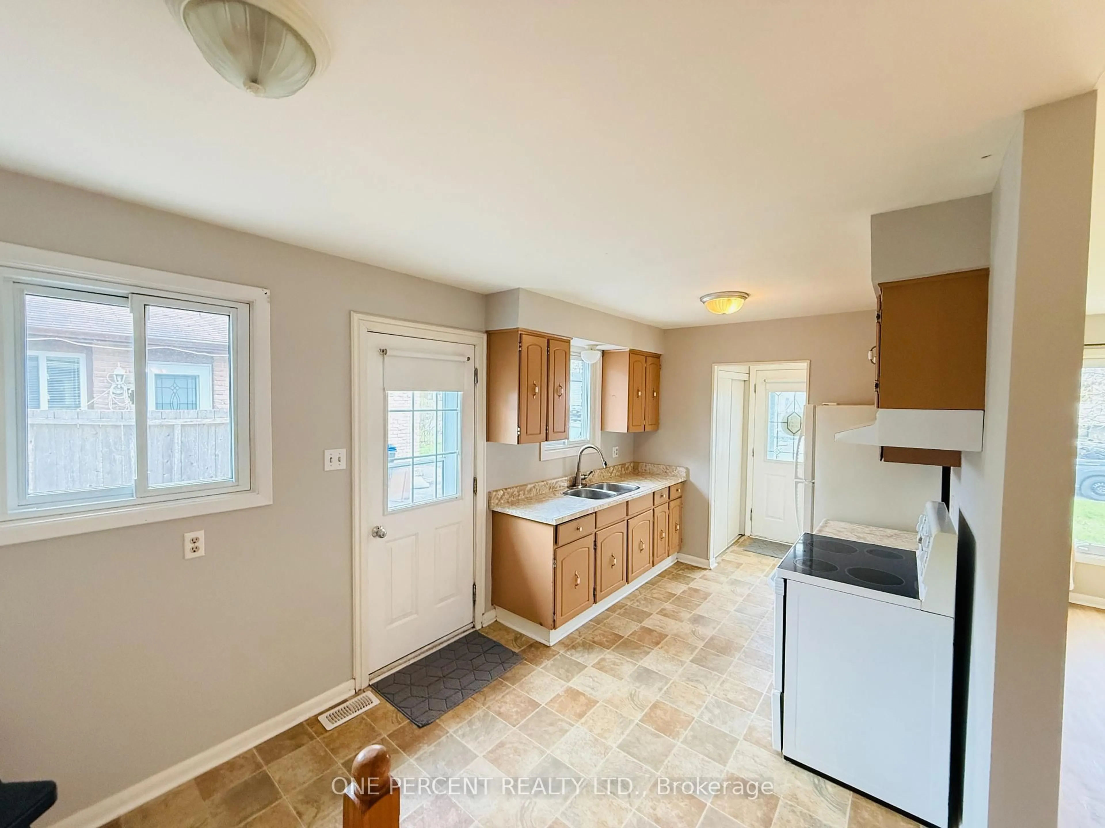 Unknown for 18 Courtice Cres, Collingwood Ontario L9Y 4G1