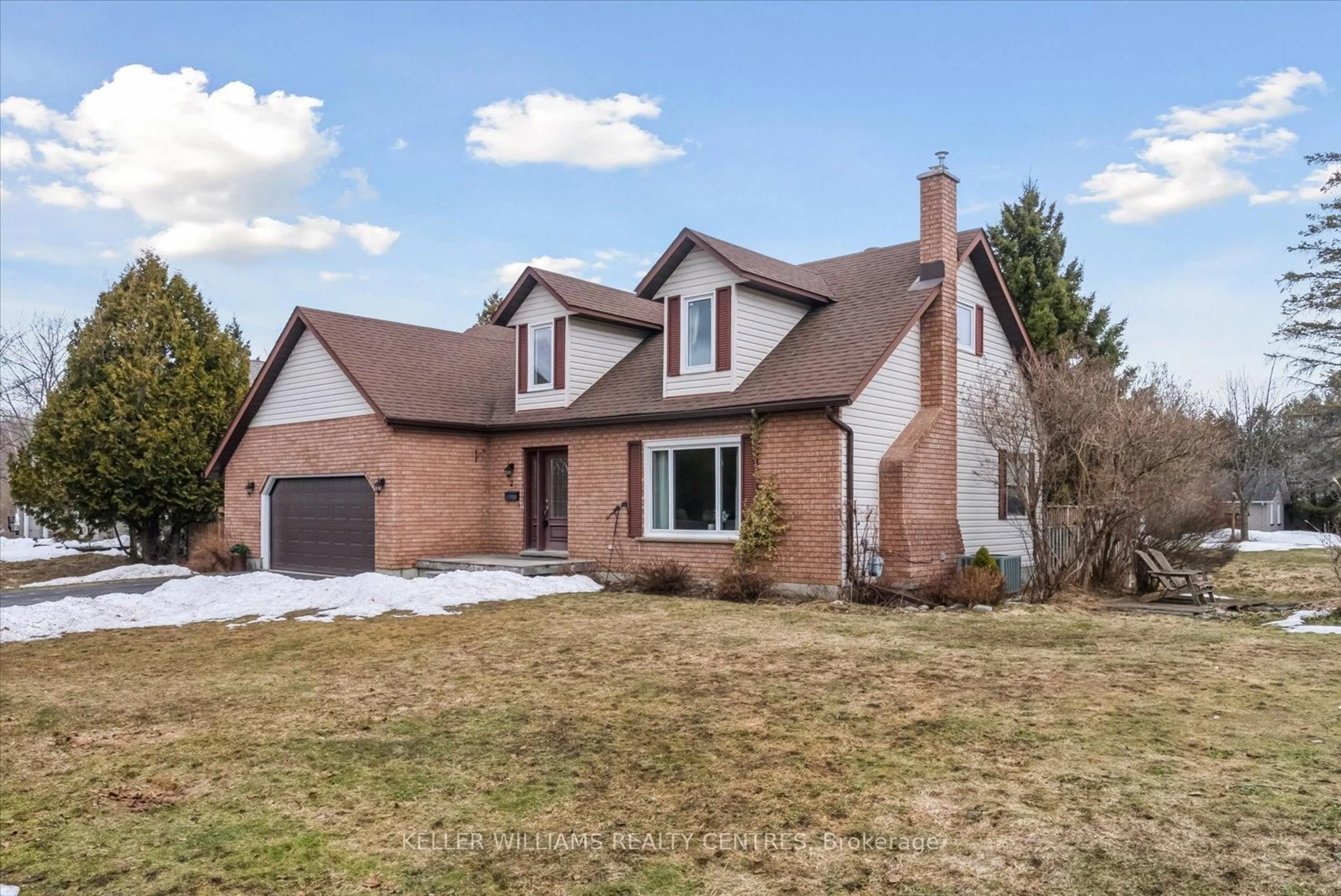 Home with brick exterior material, street for 2 Elm Crt, Oro-Medonte Ontario L0L 2E0