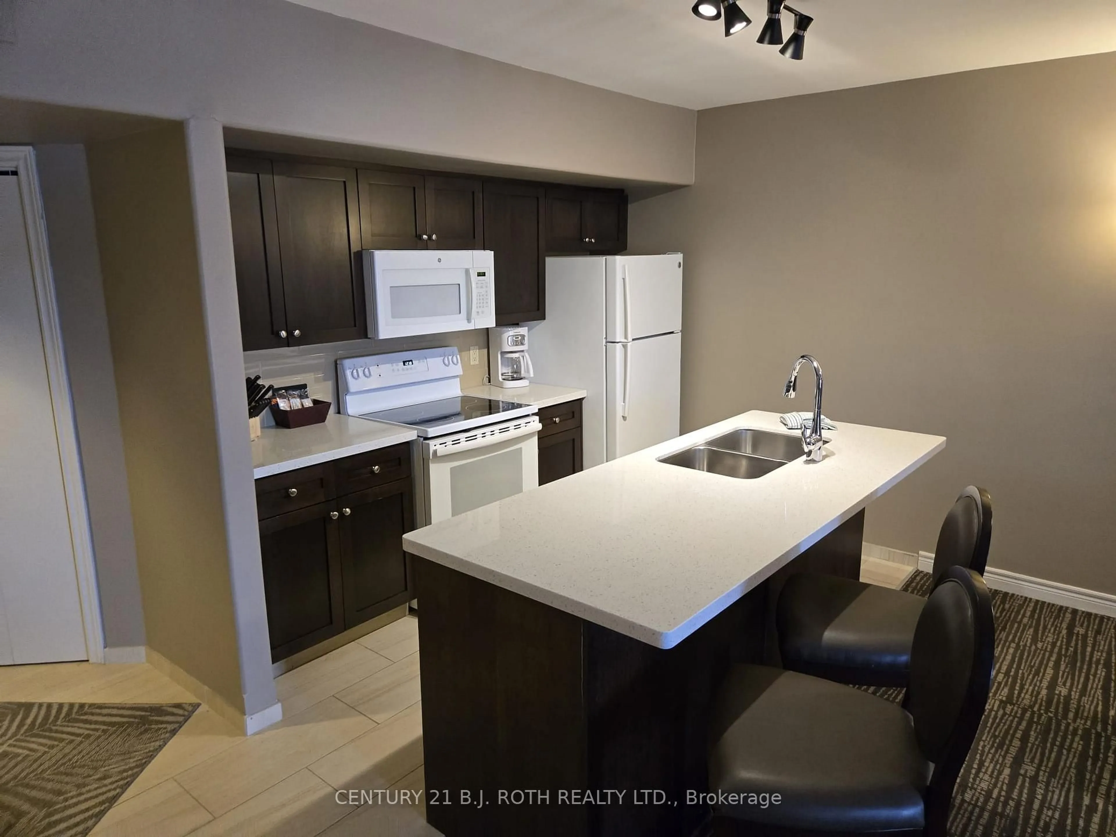 Standard kitchen, ceramic/tile floor for 90 Highland Dr #2426, 2427, Oro-Medonte Ontario L0L 2L0