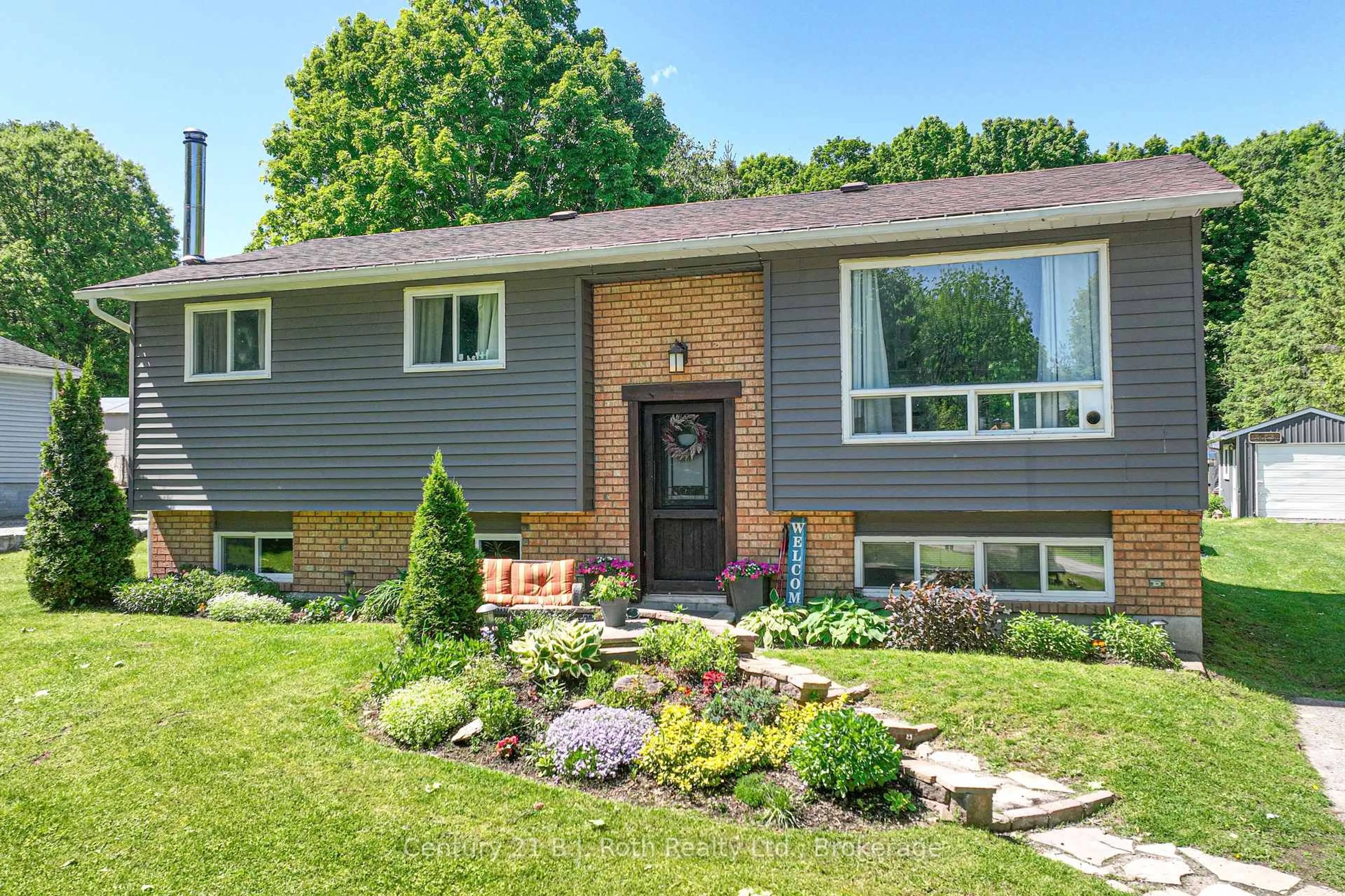 Home with brick exterior material, street for 10 CONDER Dr, Oro-Medonte Ontario L0K 1E0