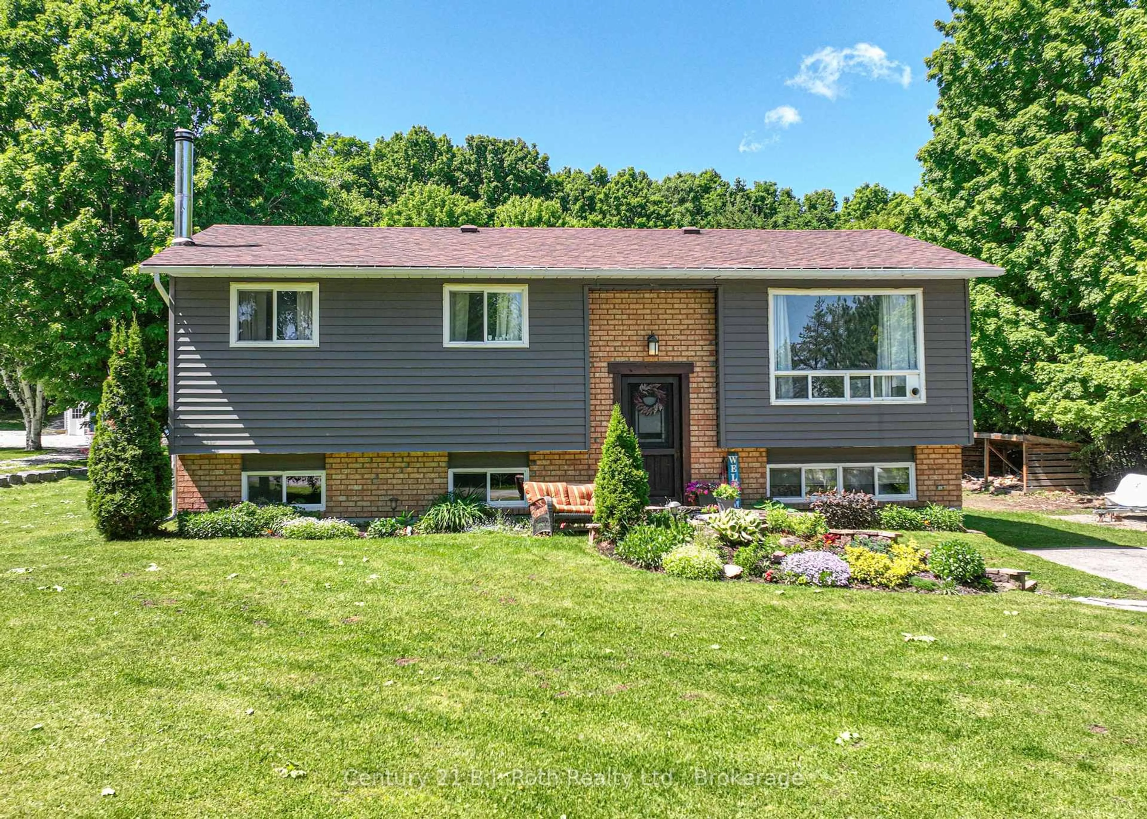 Home with vinyl exterior material, unknown for 10 CONDER Dr, Oro-Medonte Ontario L0K 1E0